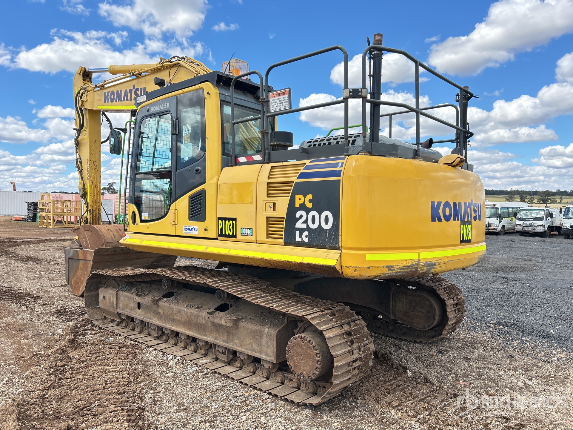 2018 Komatsu PC200LC-8M0