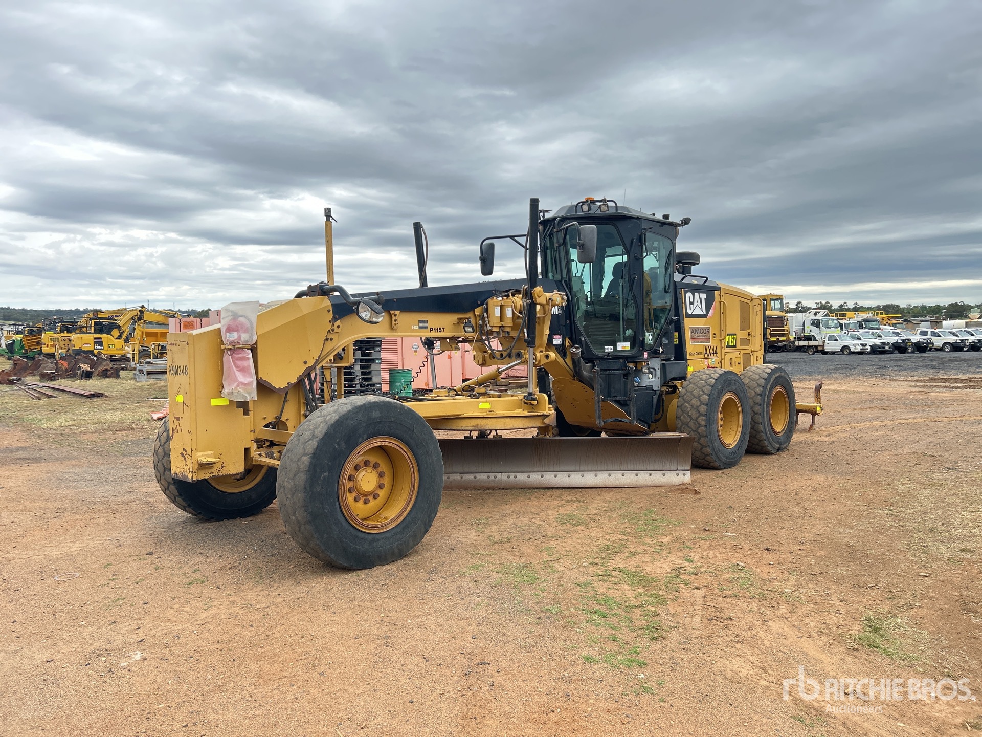 2016 Caterpillar 140M3