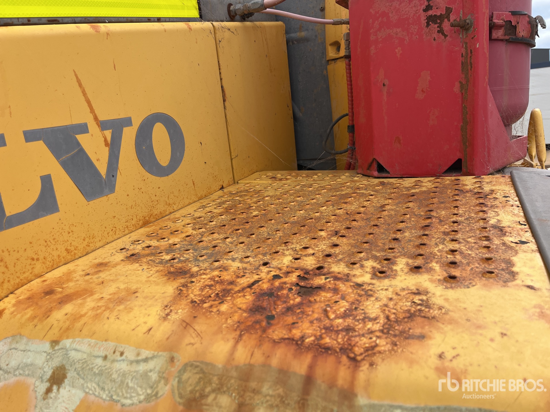 2010 Volvo L120F