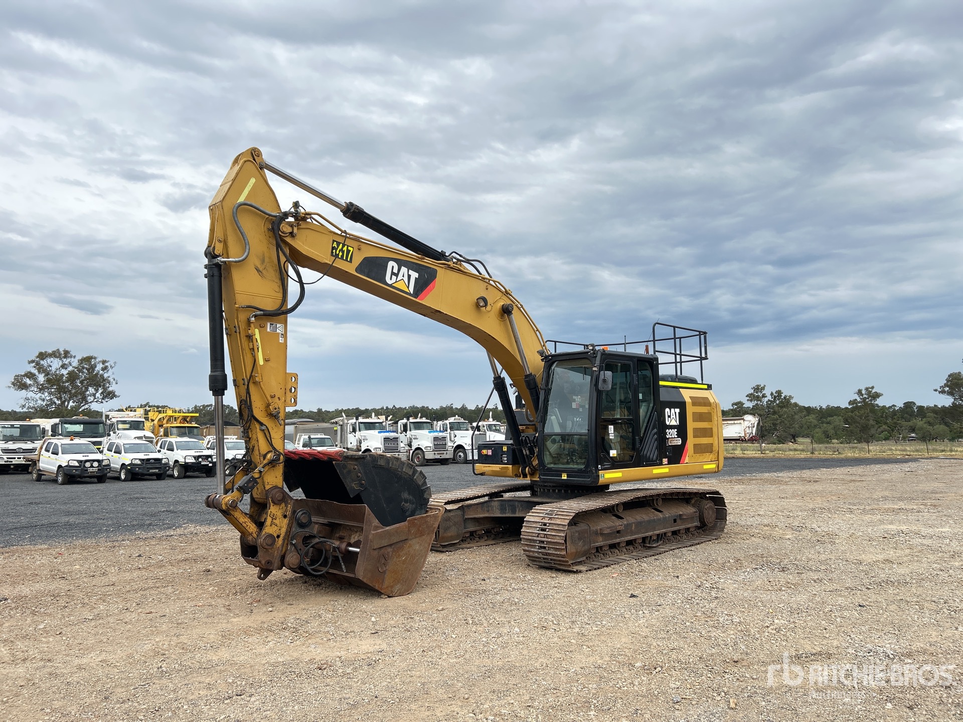 2015 Caterpillar 320E L