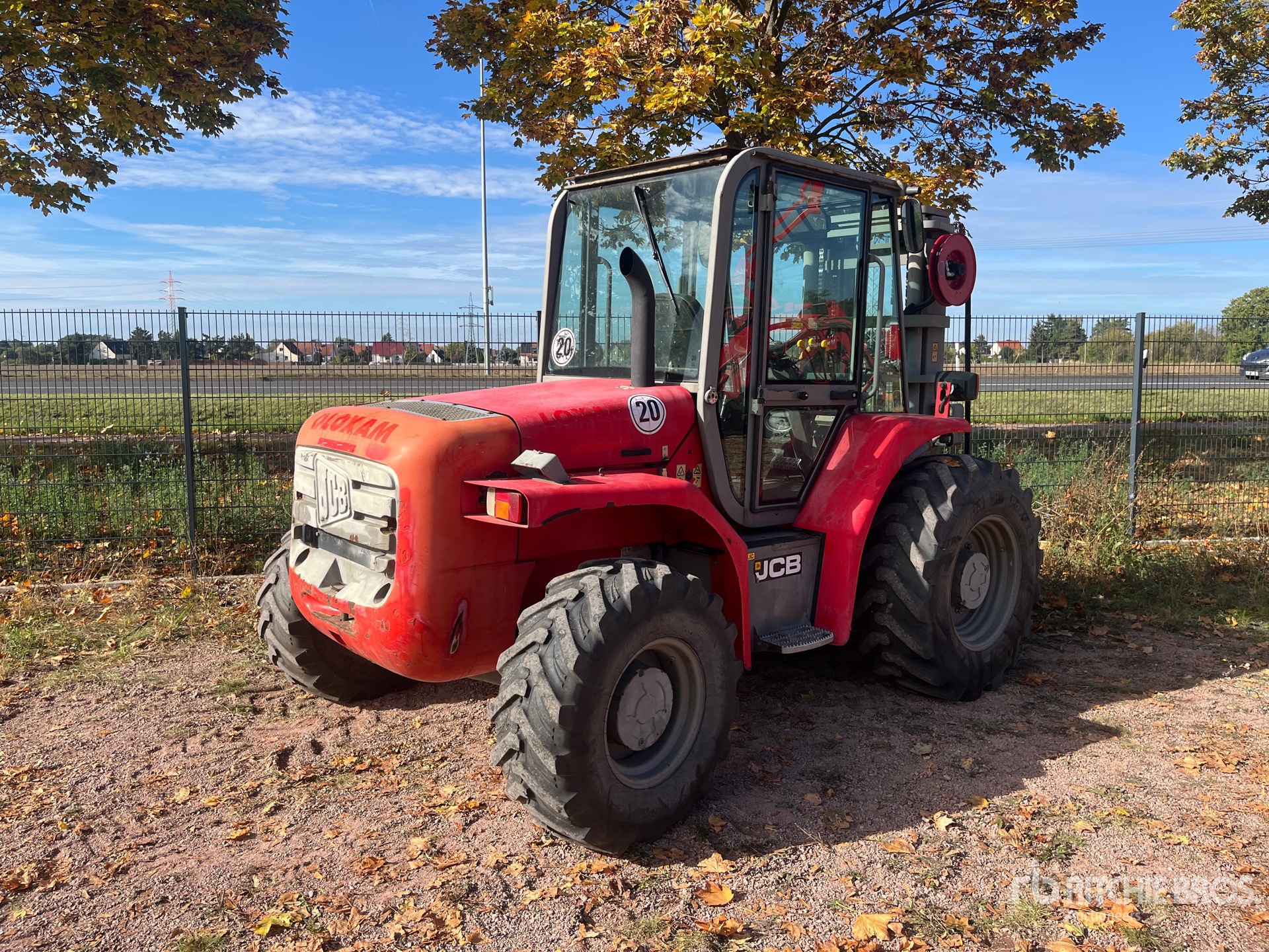2011 JCB 940