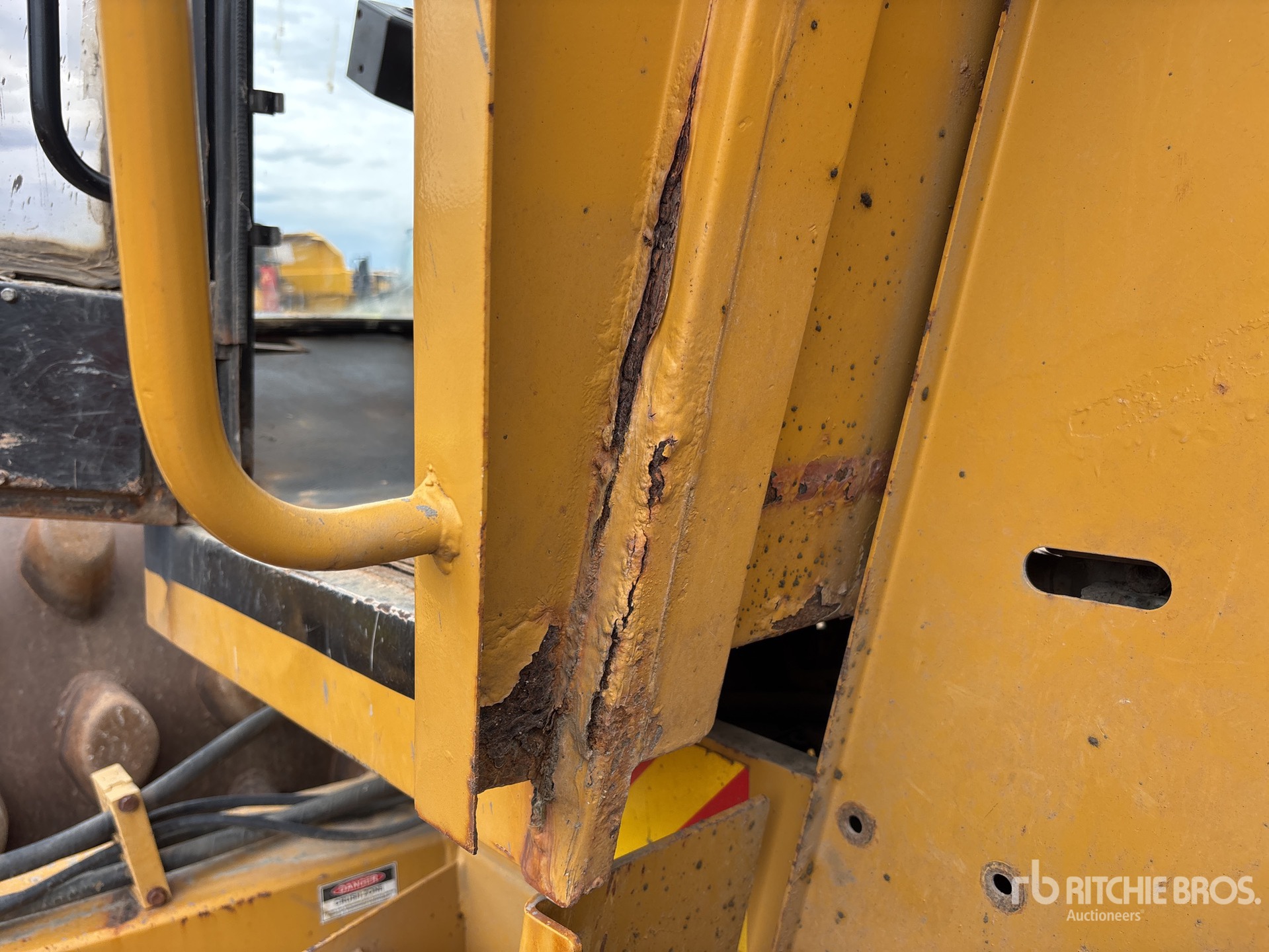 1998 Caterpillar CP-563C