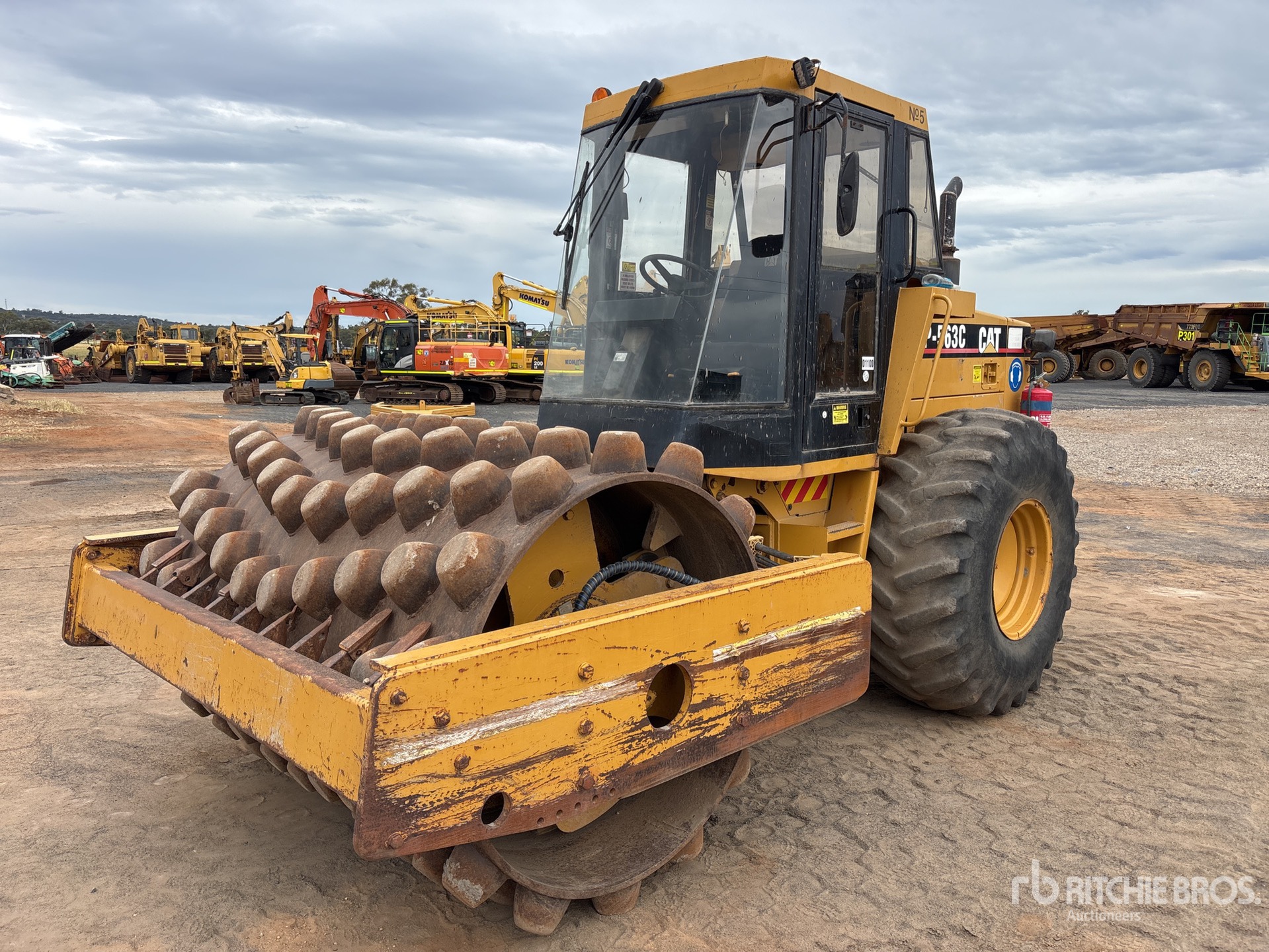 Photo of 1998 Caterpillar CP-563C