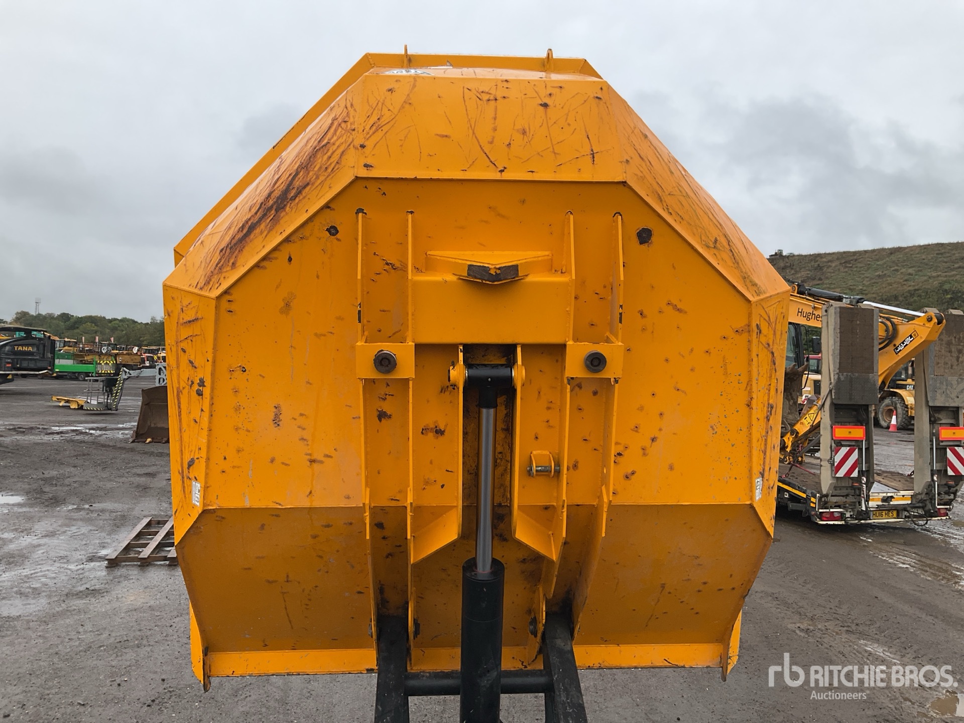 2017 JCB 6 TON 4X4 SWIVEL