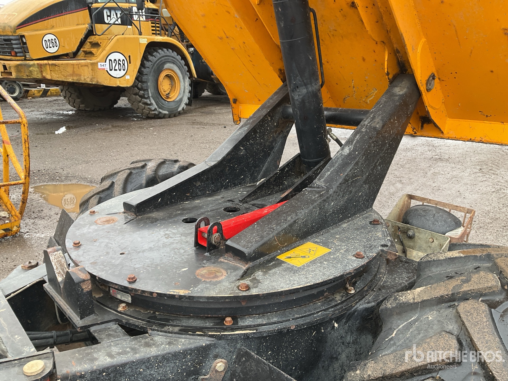 2017 JCB 6 TON 4X4 SWIVEL
