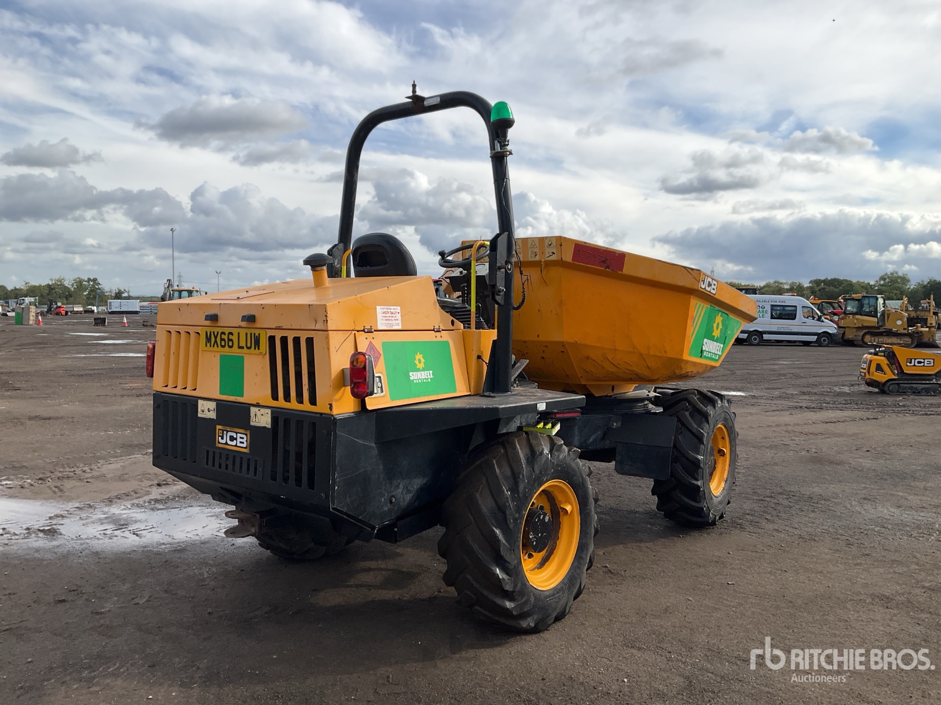 2017 JCB 6 TON 4X4 SWIVEL