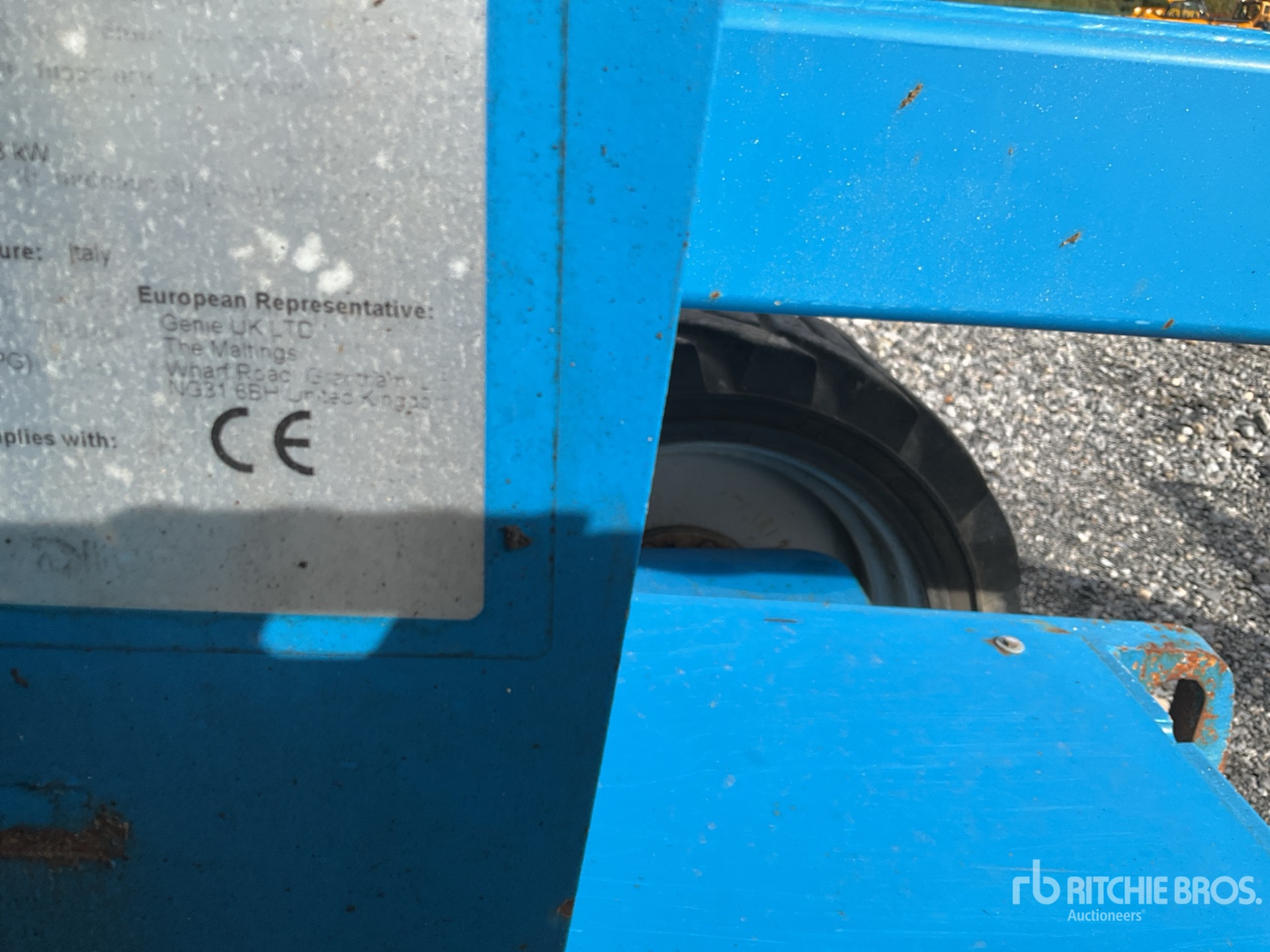 2013 Genie Z4525J