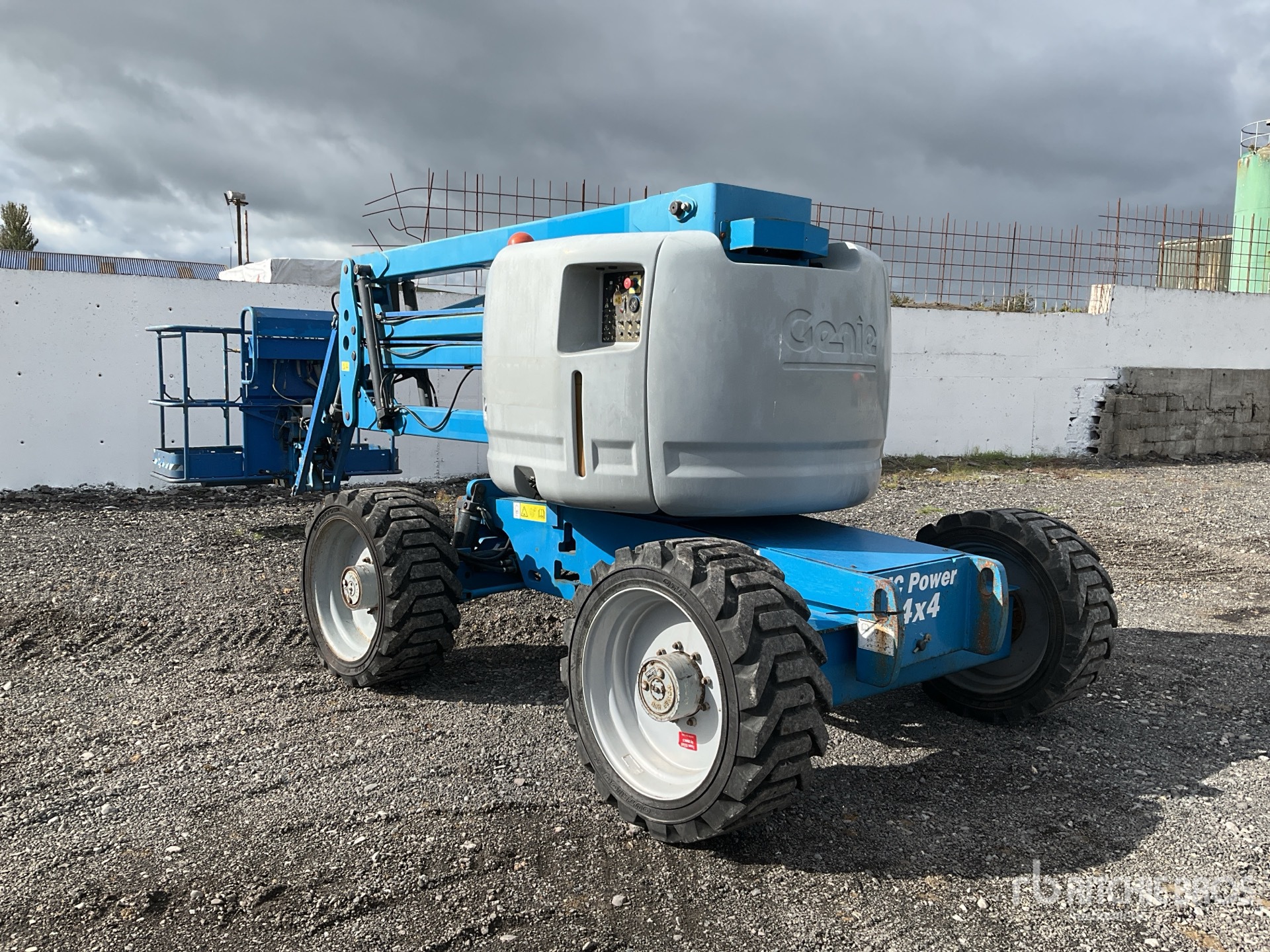 2013 Genie Z4525J