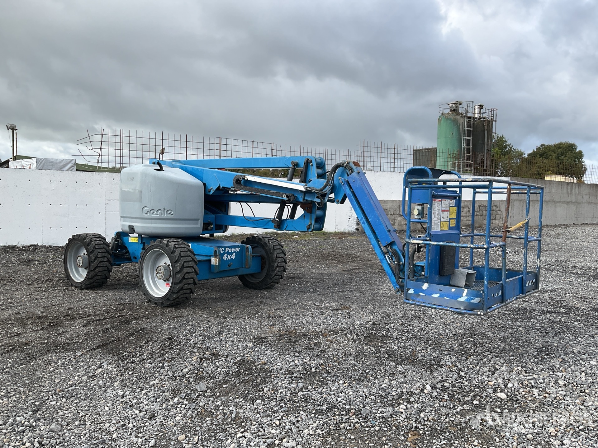2013 Genie Z4525J