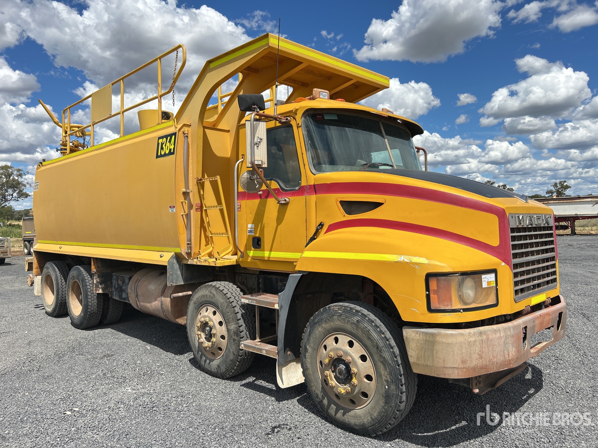 Photo of 2007 Mack CH6668RST METRO