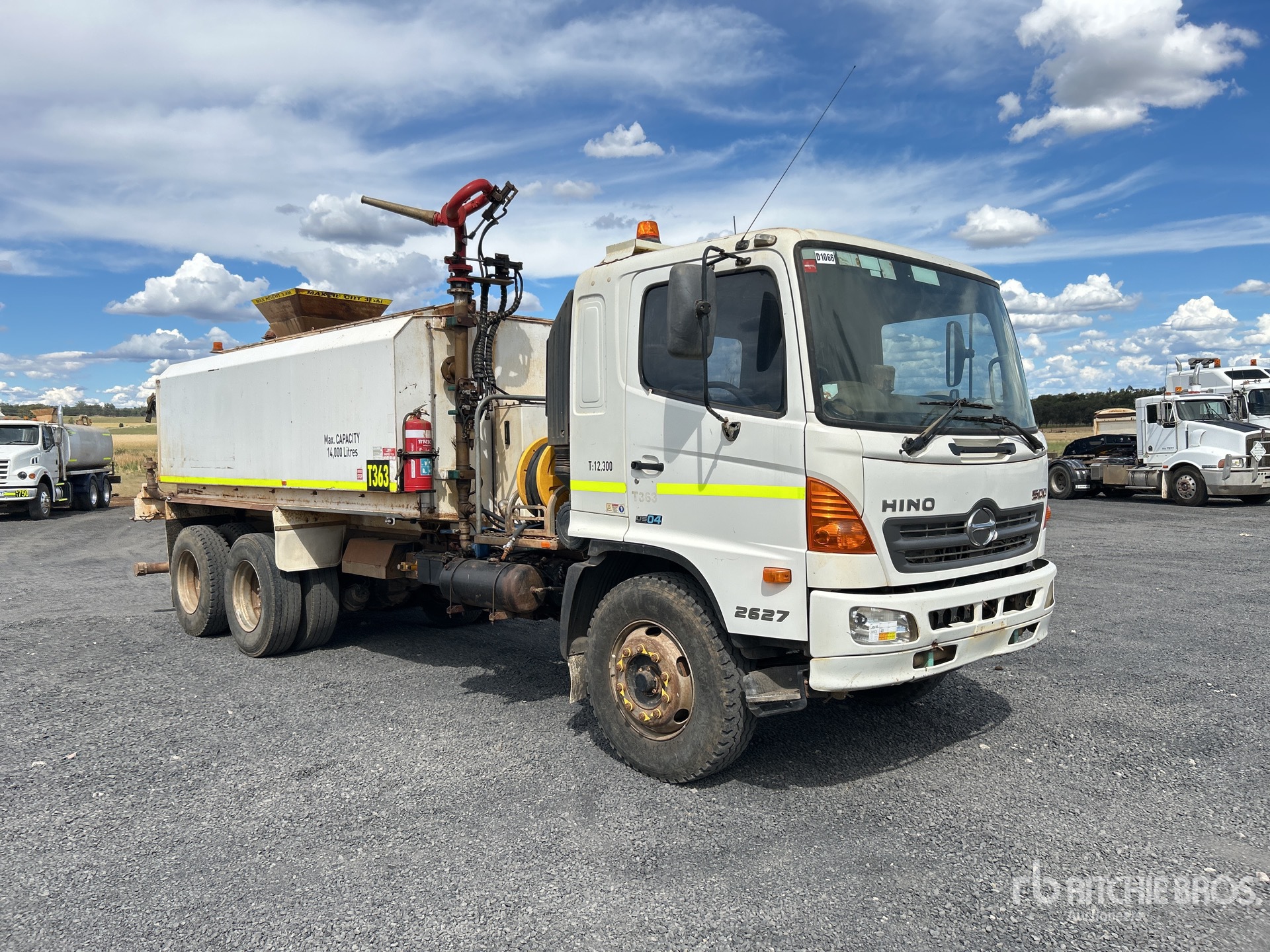 2007 Hino FM8JR
