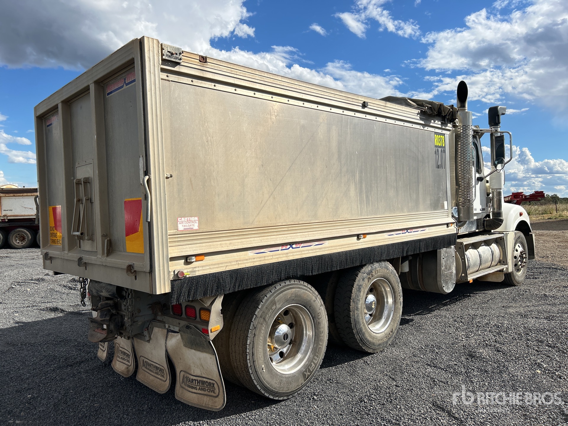 2016 Mack CMHR TRIDENT