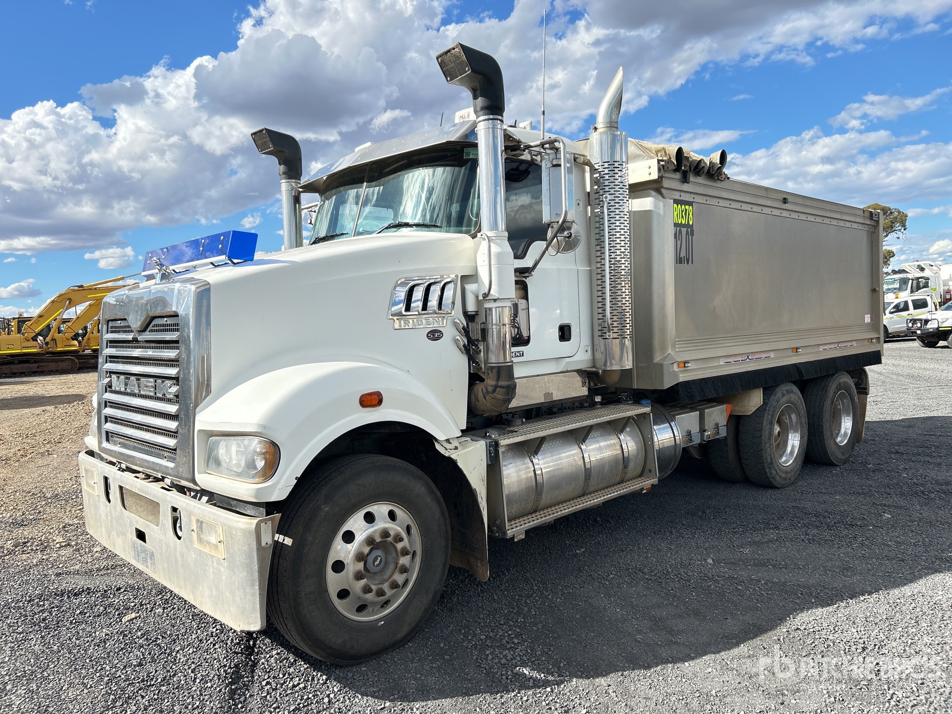 2016 Mack CMHR TRIDENT
