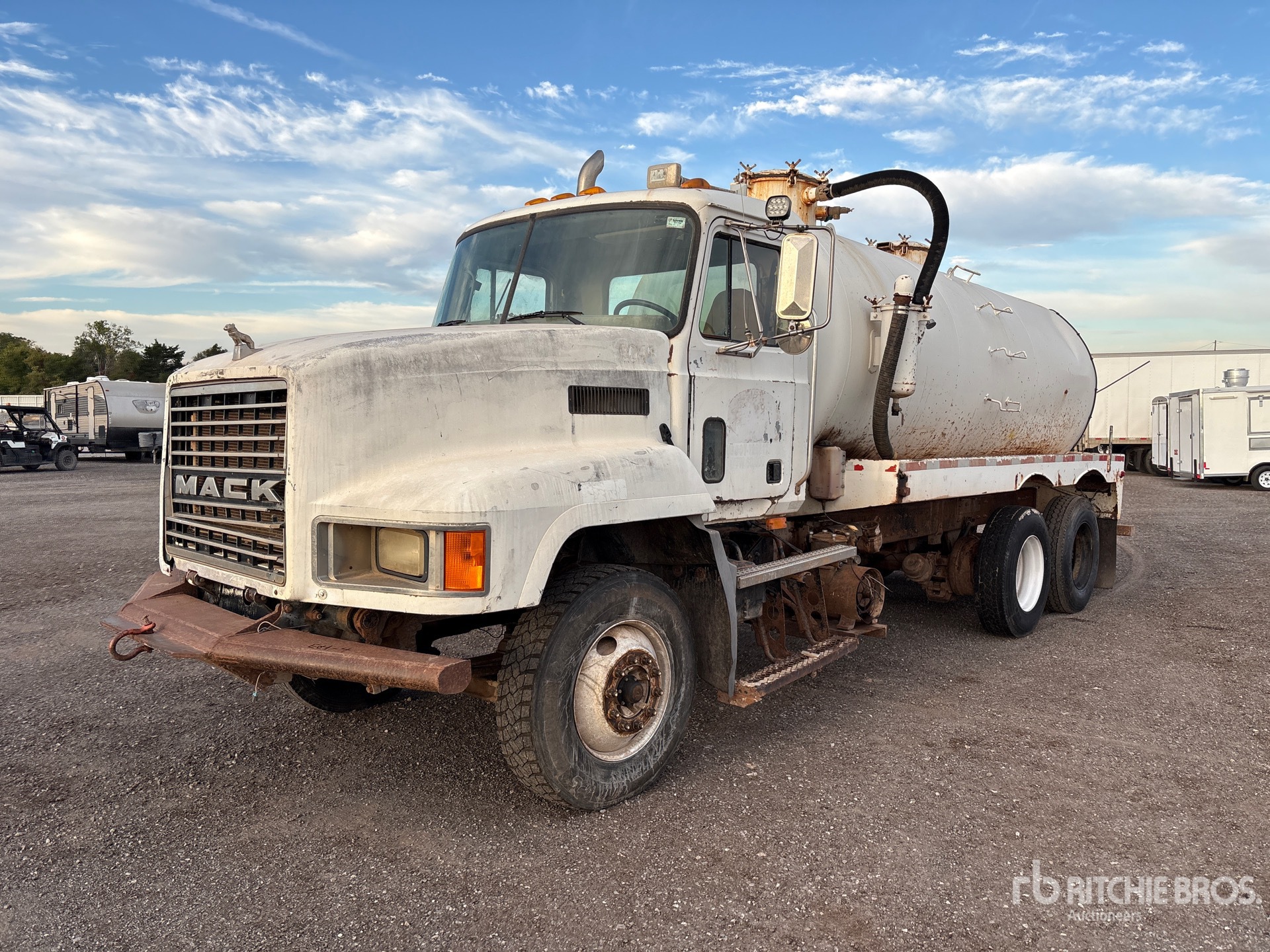 2001 Mack CH613