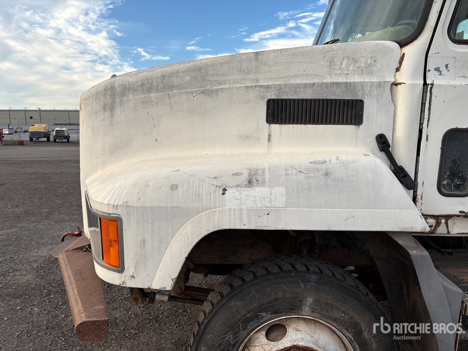 2001 Mack CH613