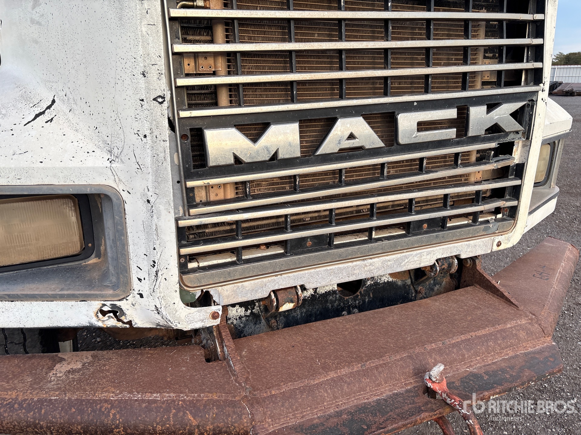 2001 Mack CH613