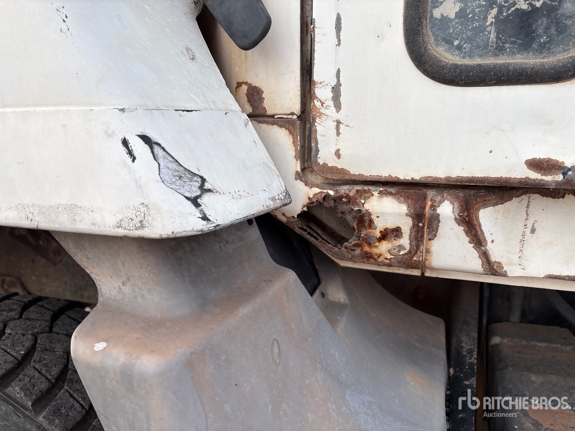 2001 Mack CH613