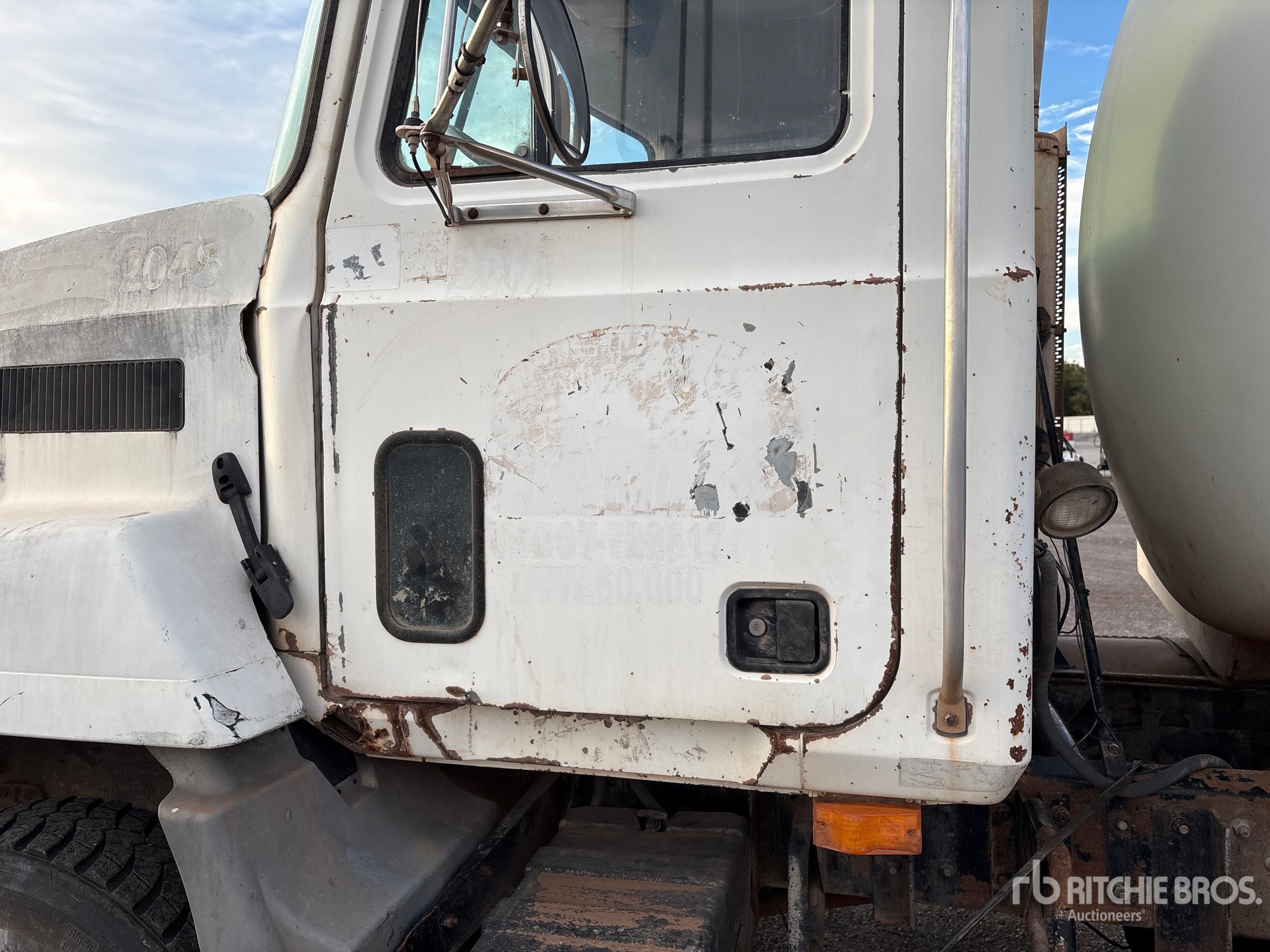 2001 Mack CH613