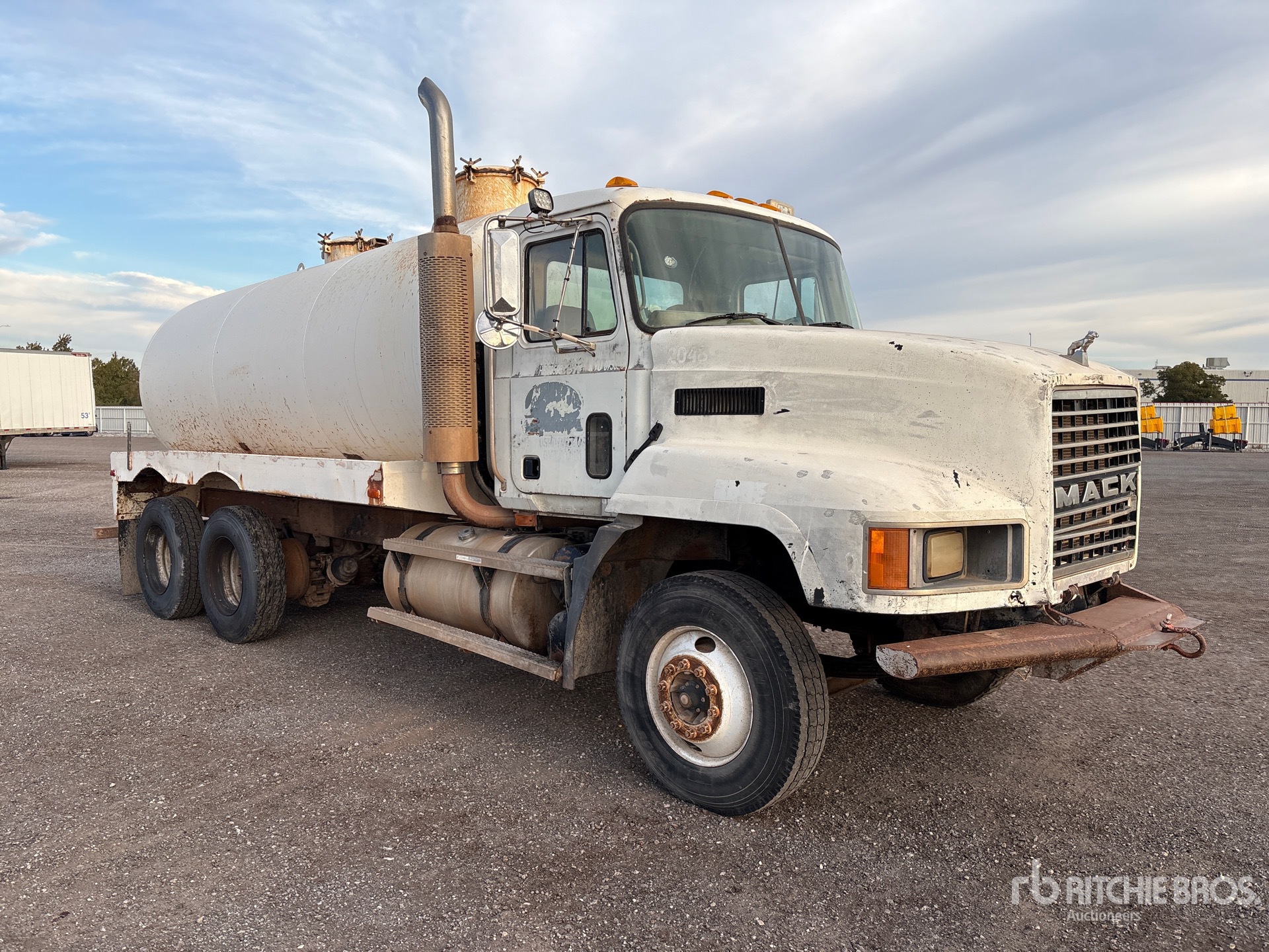 2001 Mack CH613
