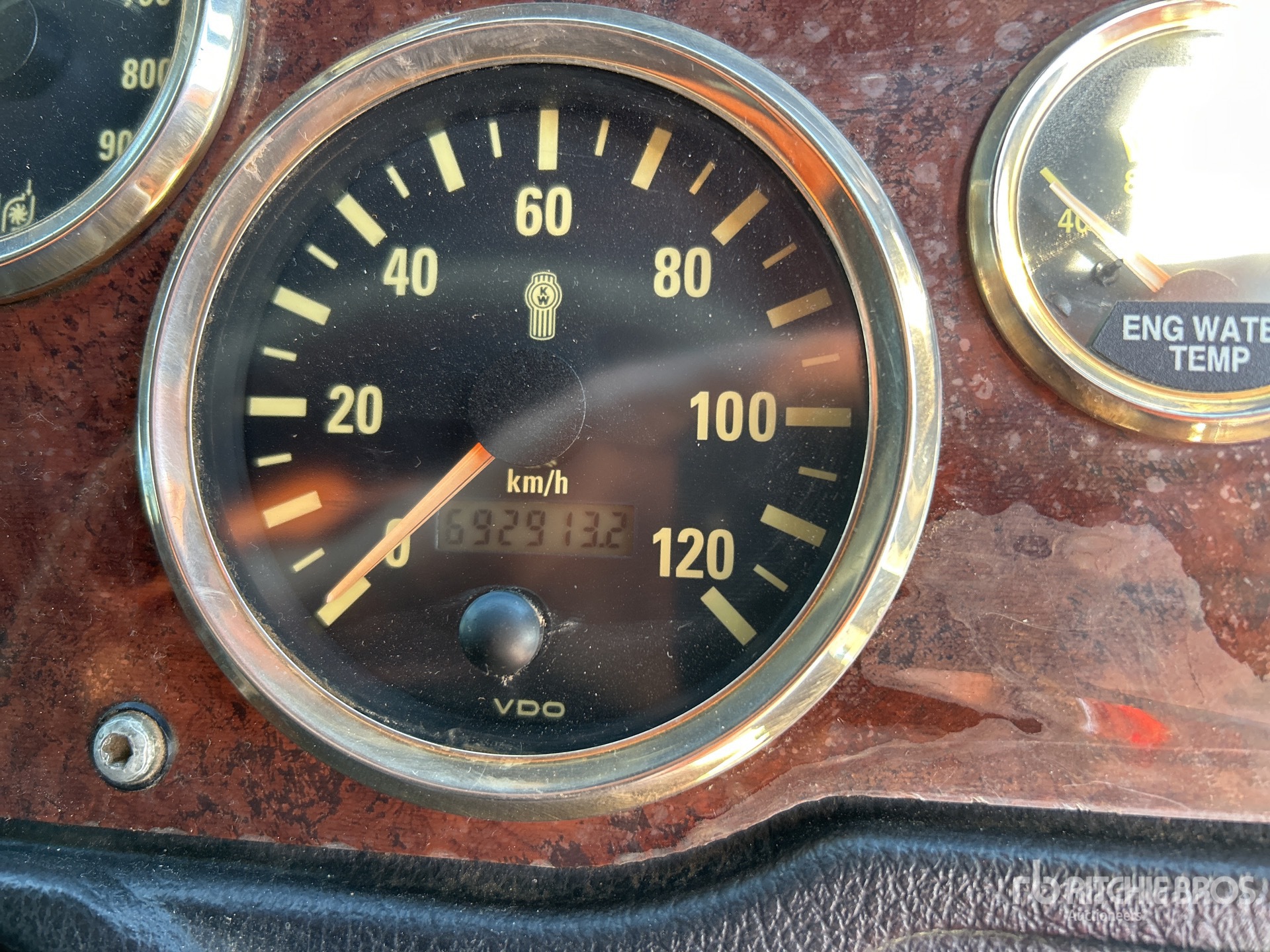 2018 Kenworth K200 BIG CAB AE