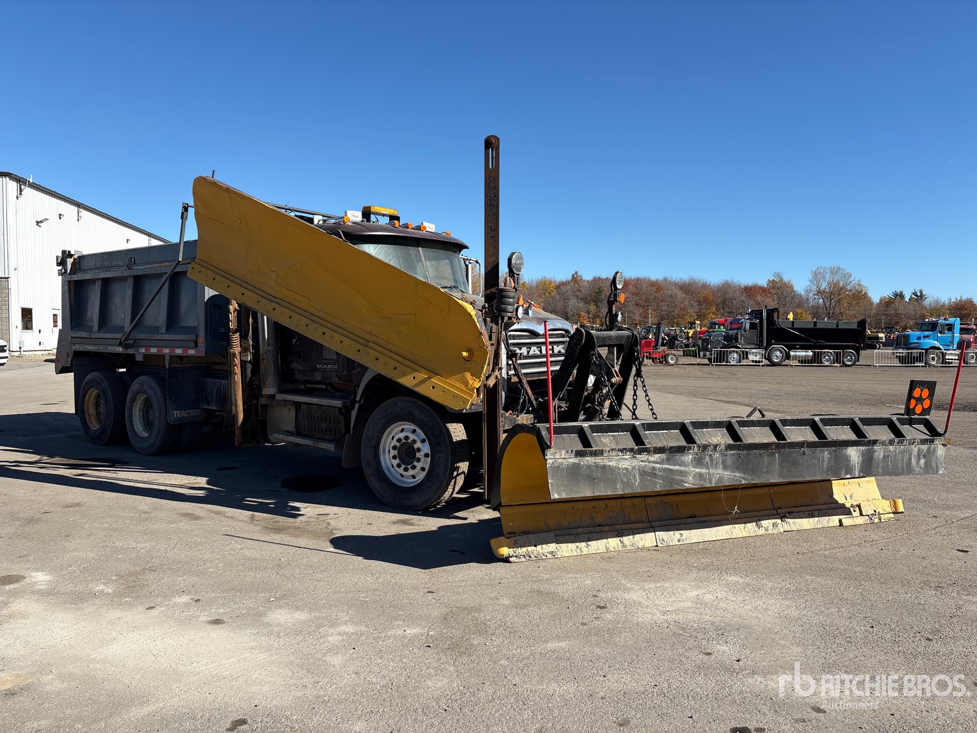 2012 Mack GU713
