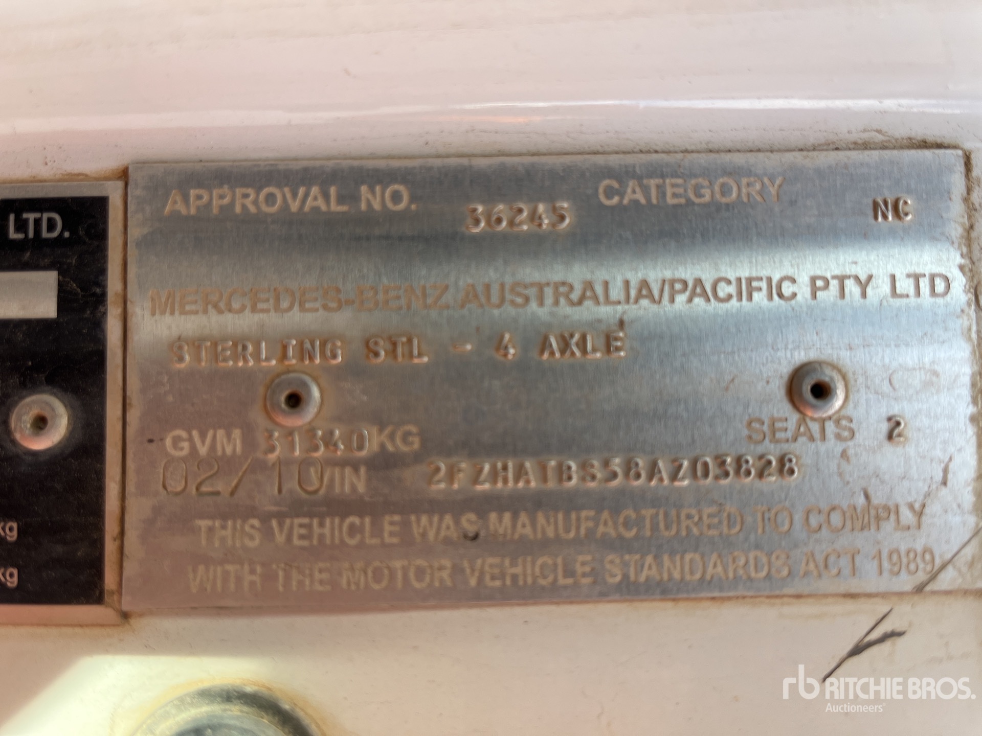 2010 Sterling L7500
