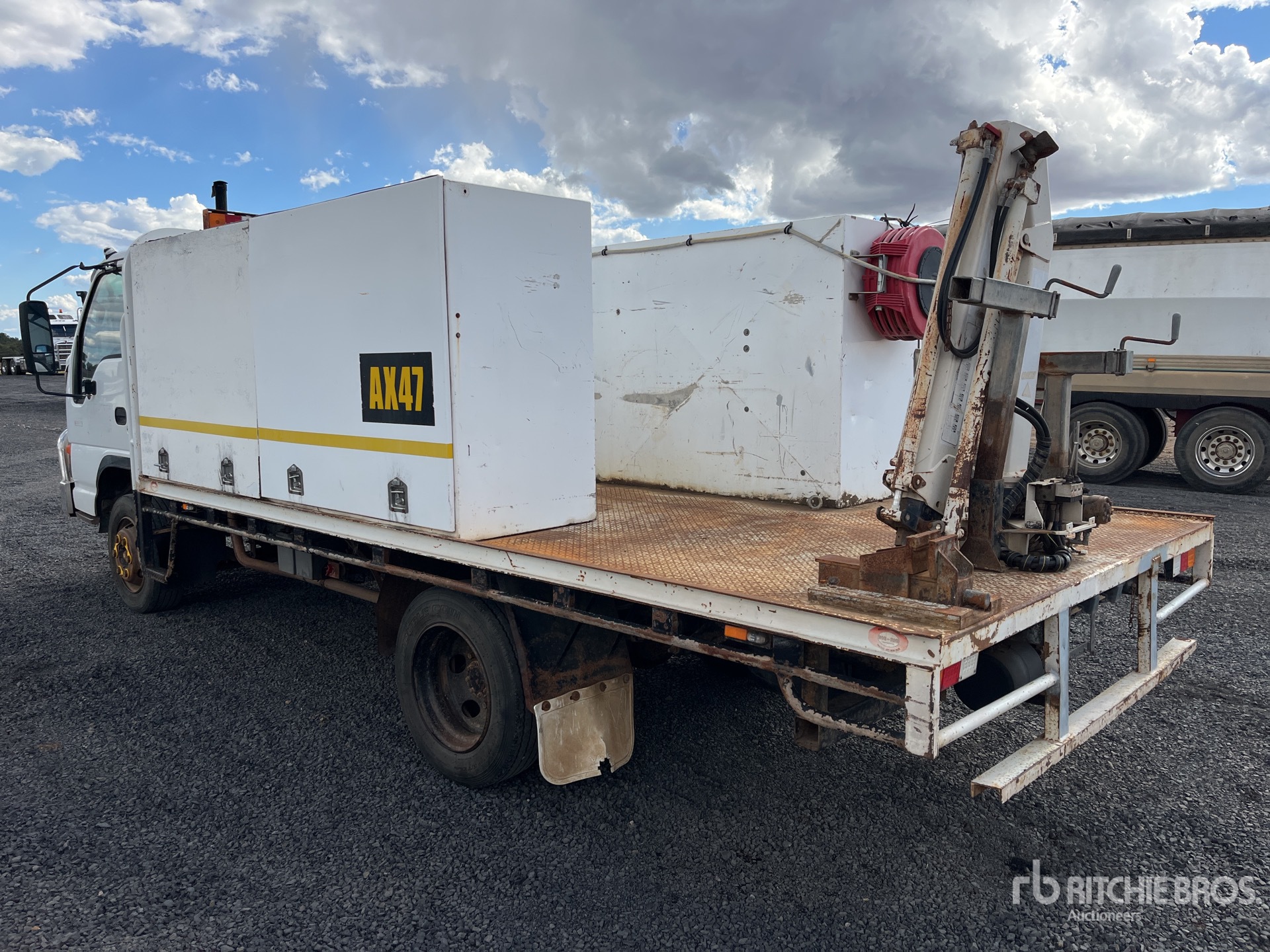 2005 Isuzu NPR 300