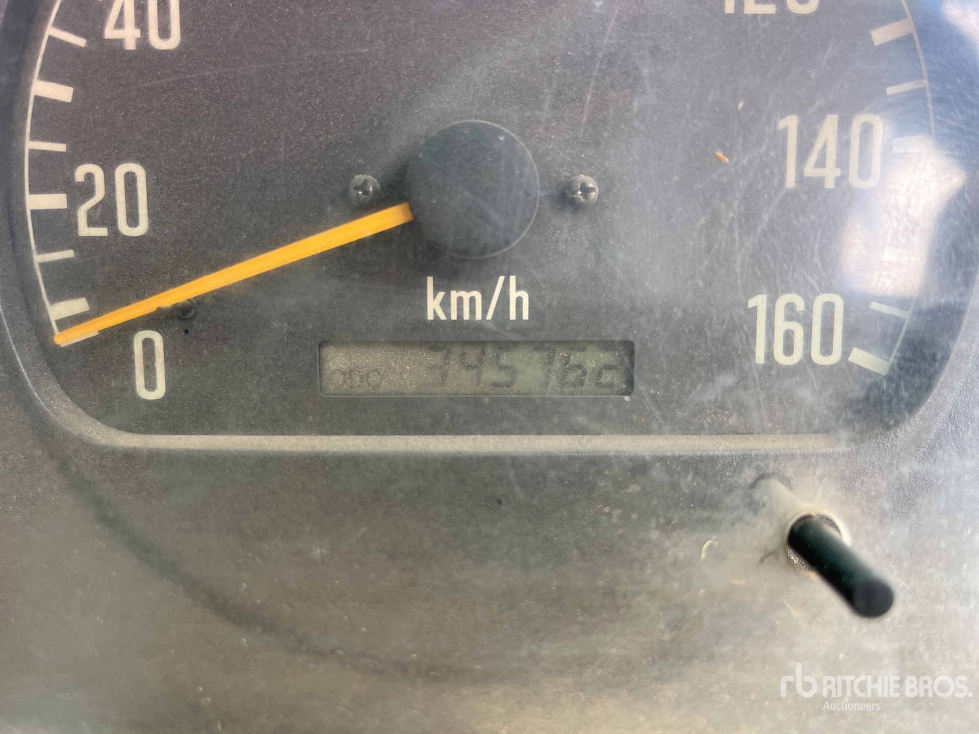 2005 Isuzu NPR 300