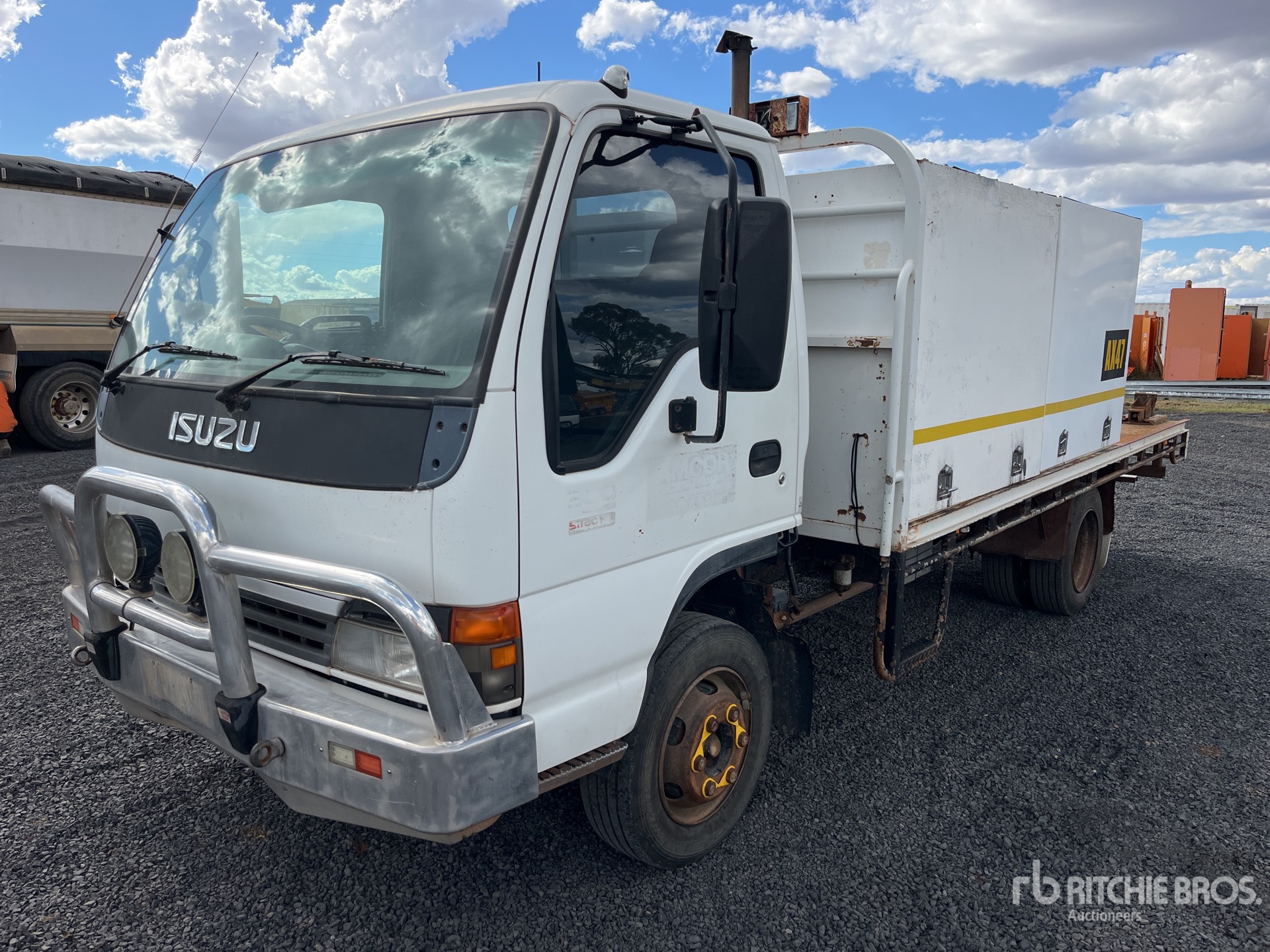 2005 Isuzu NPR 300