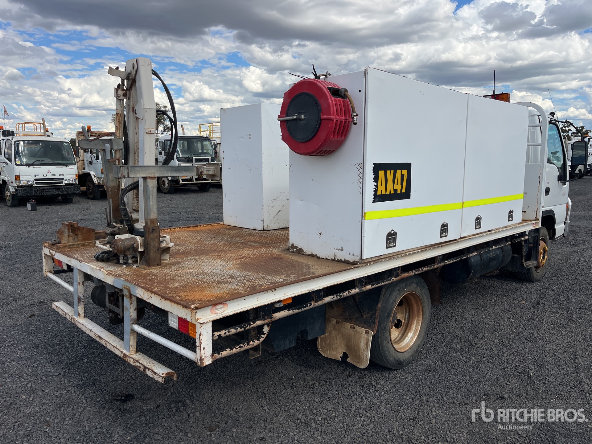 2005 Isuzu NPR 300