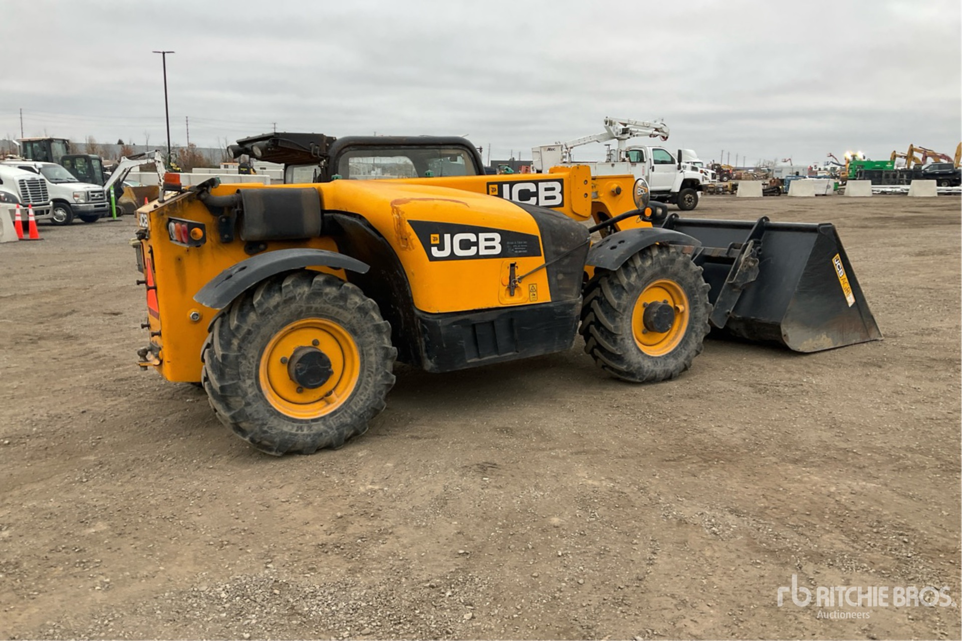 2013 JCB 527-58