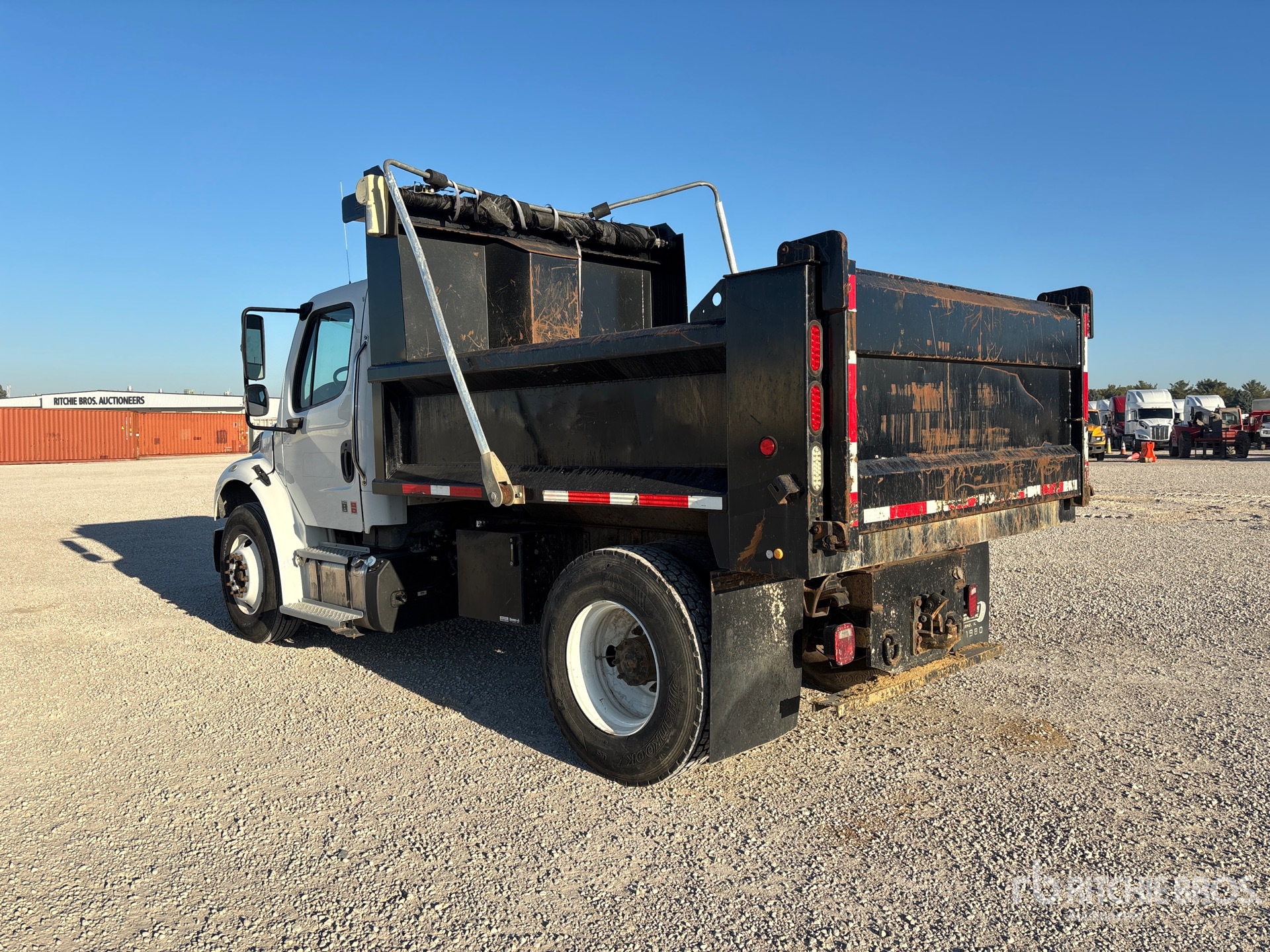 2019 Freightliner M2 106