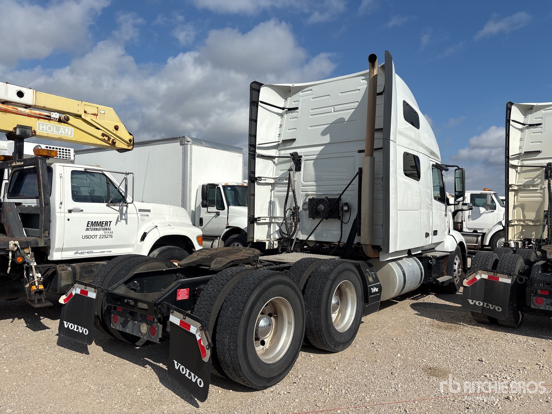 2023 Volvo VNL64T760