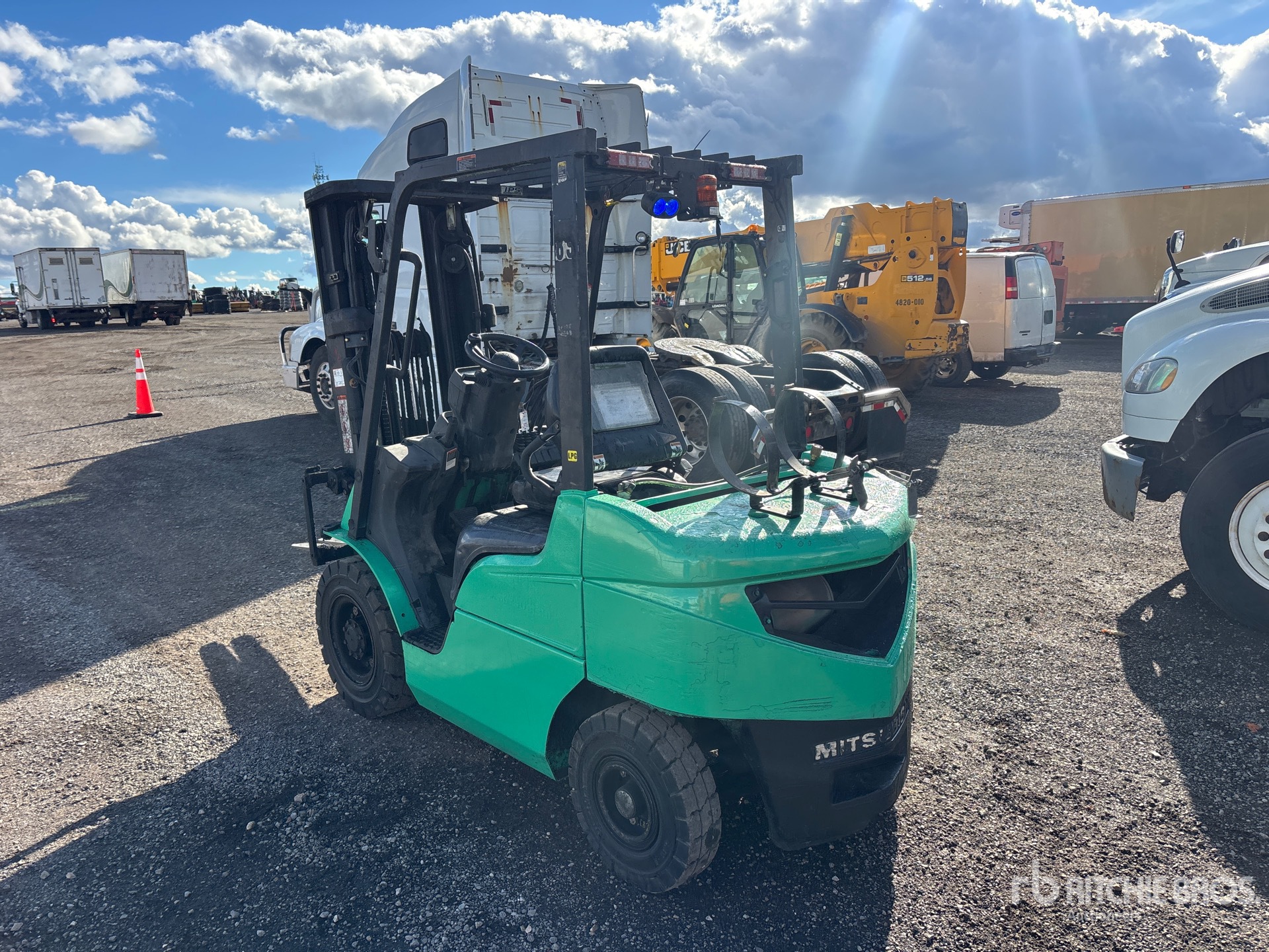 2022 Mitsubishi FG25N