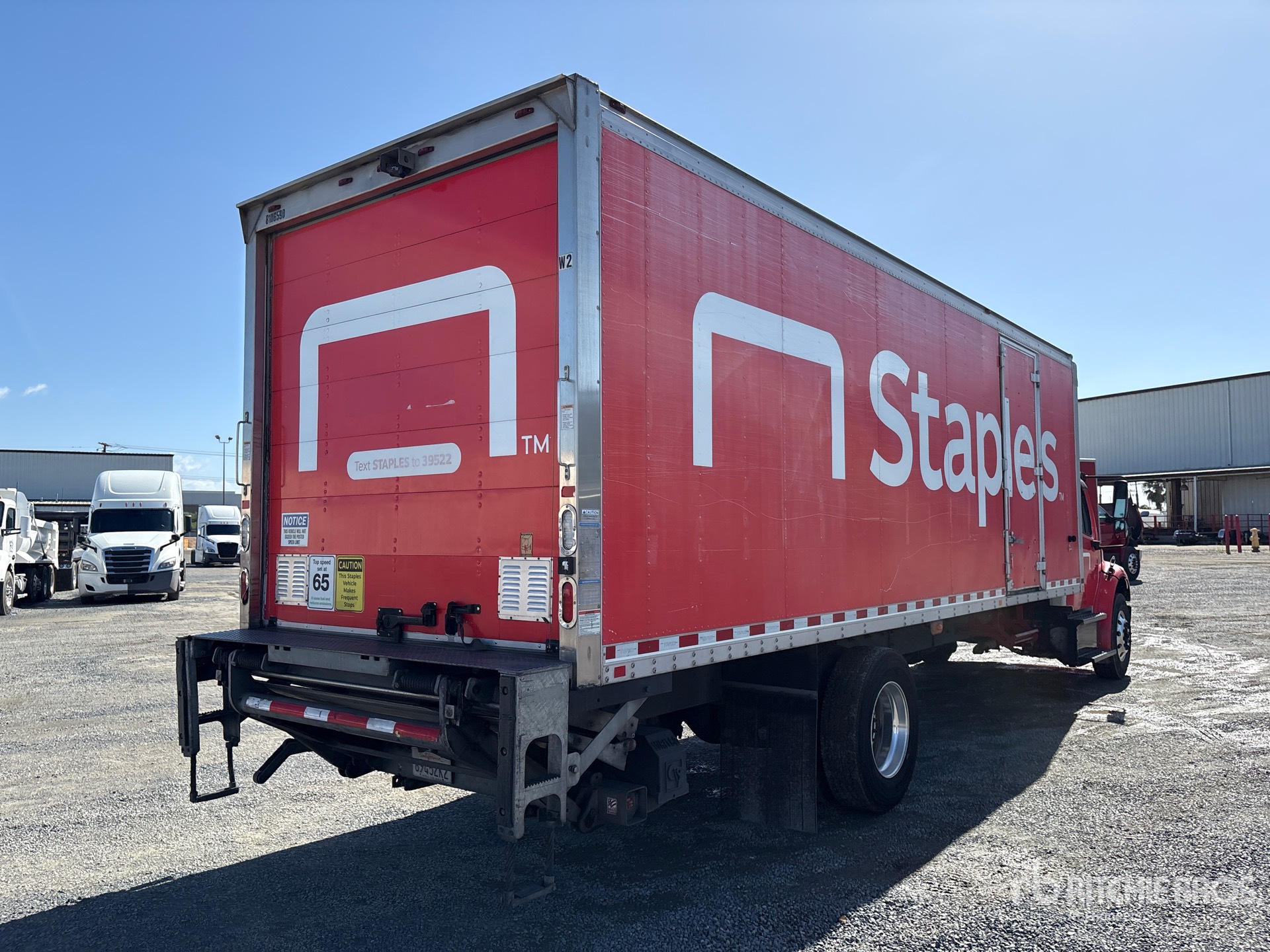 2018 Freightliner M2106