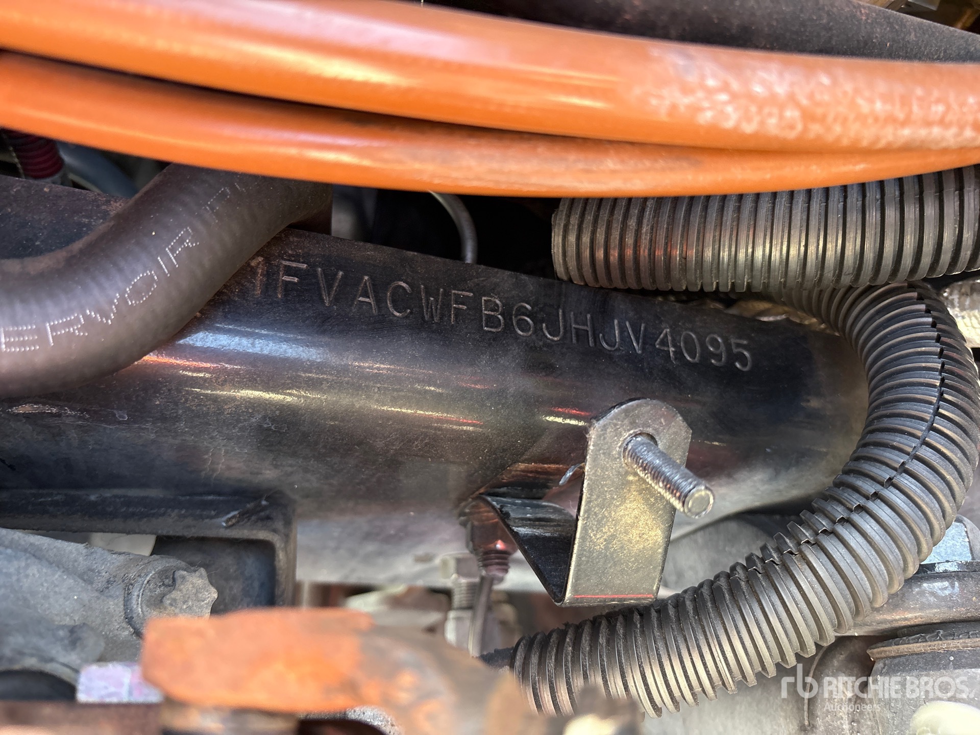 2018 Freightliner M2106