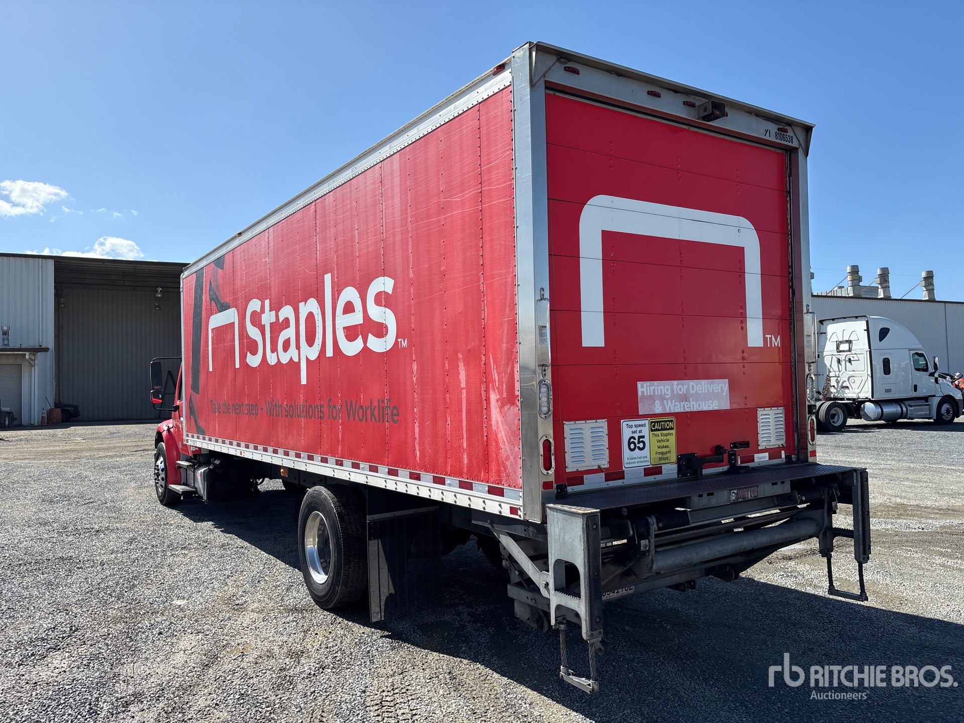 2018 Freightliner M2106