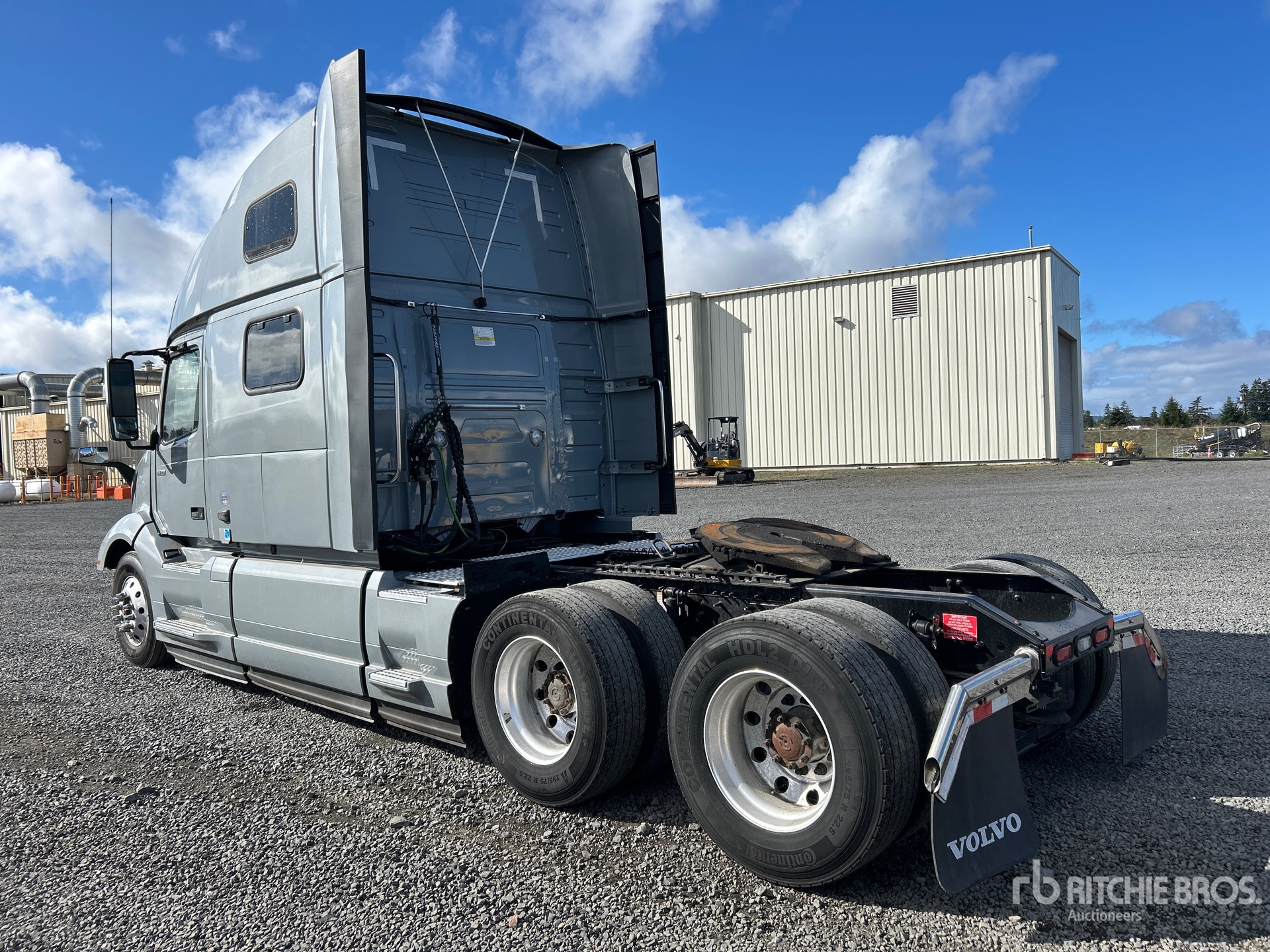 2021 Volvo VNL860