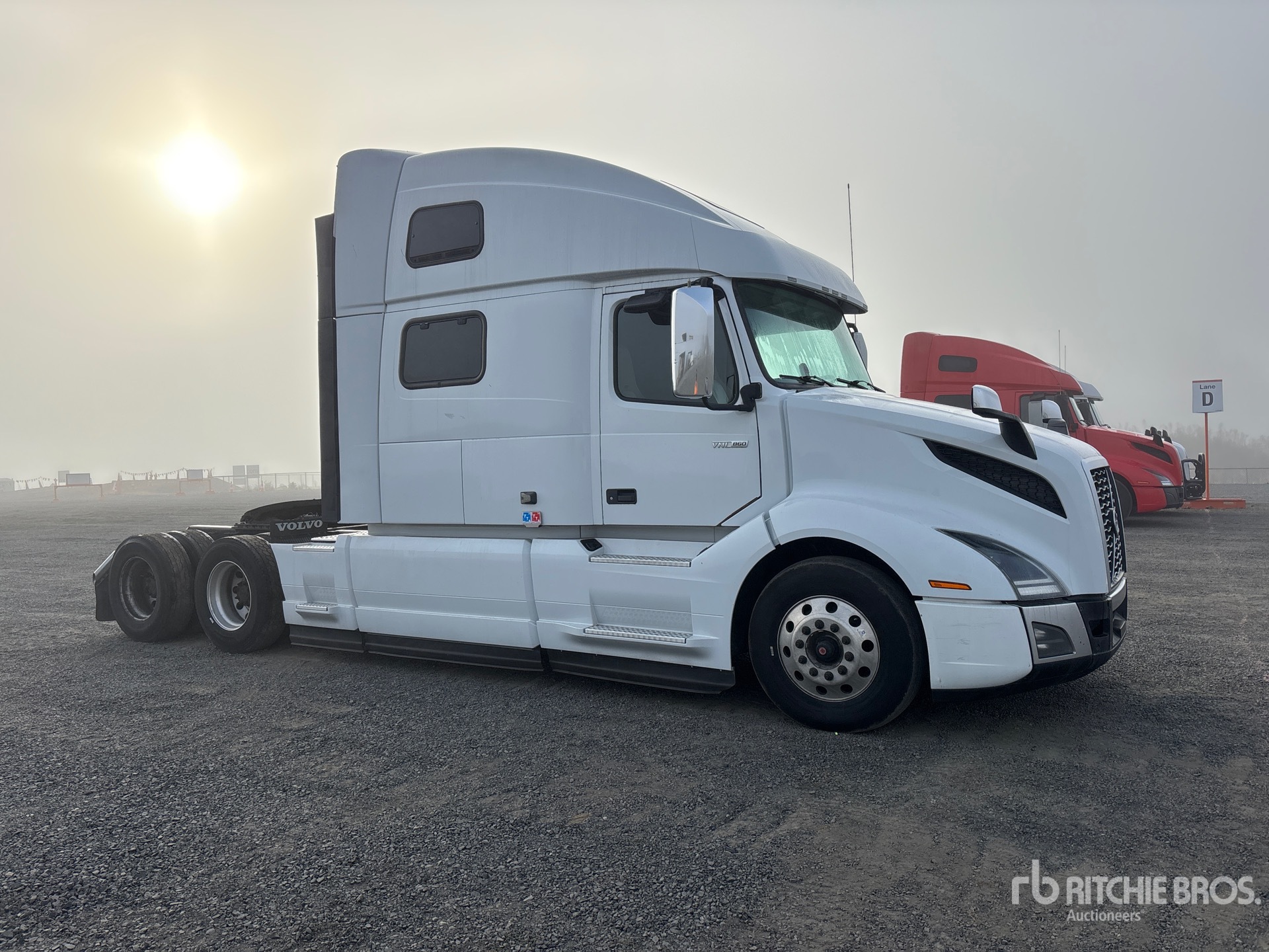 2021 Volvo VNL860