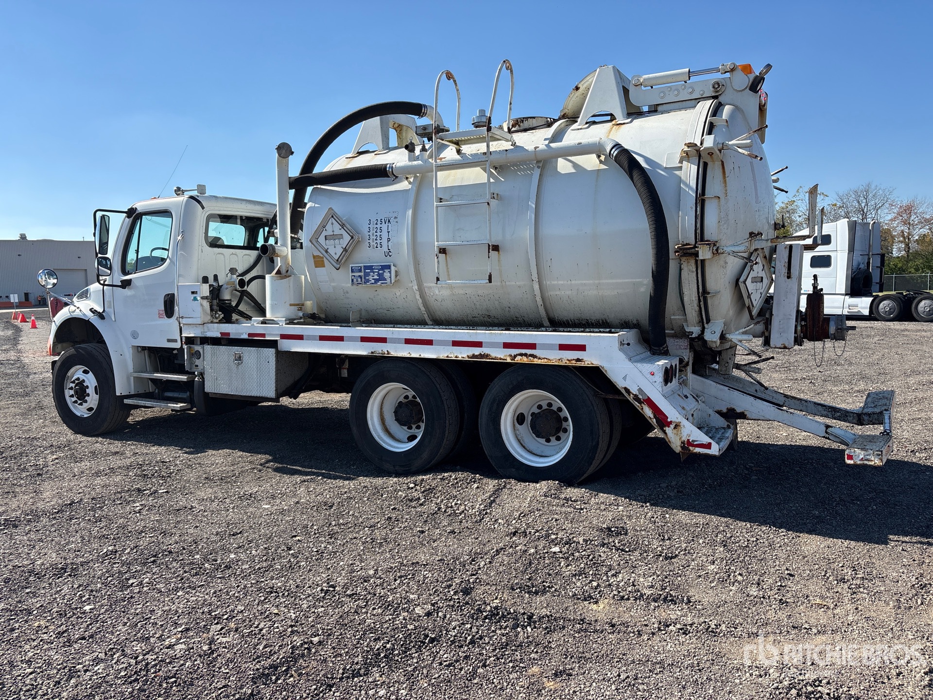 2012 Freightliner M2 106