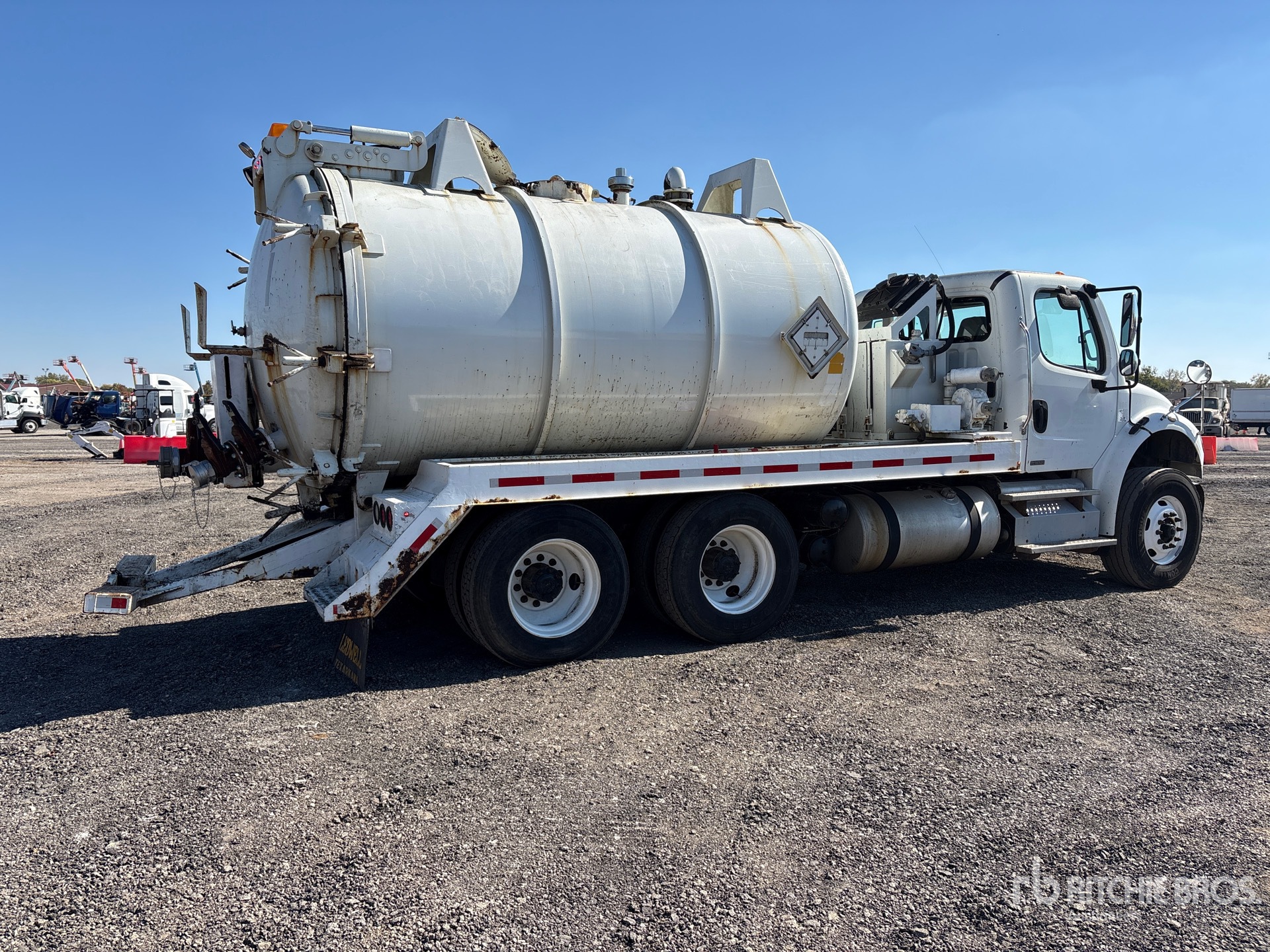 2012 Freightliner M2 106