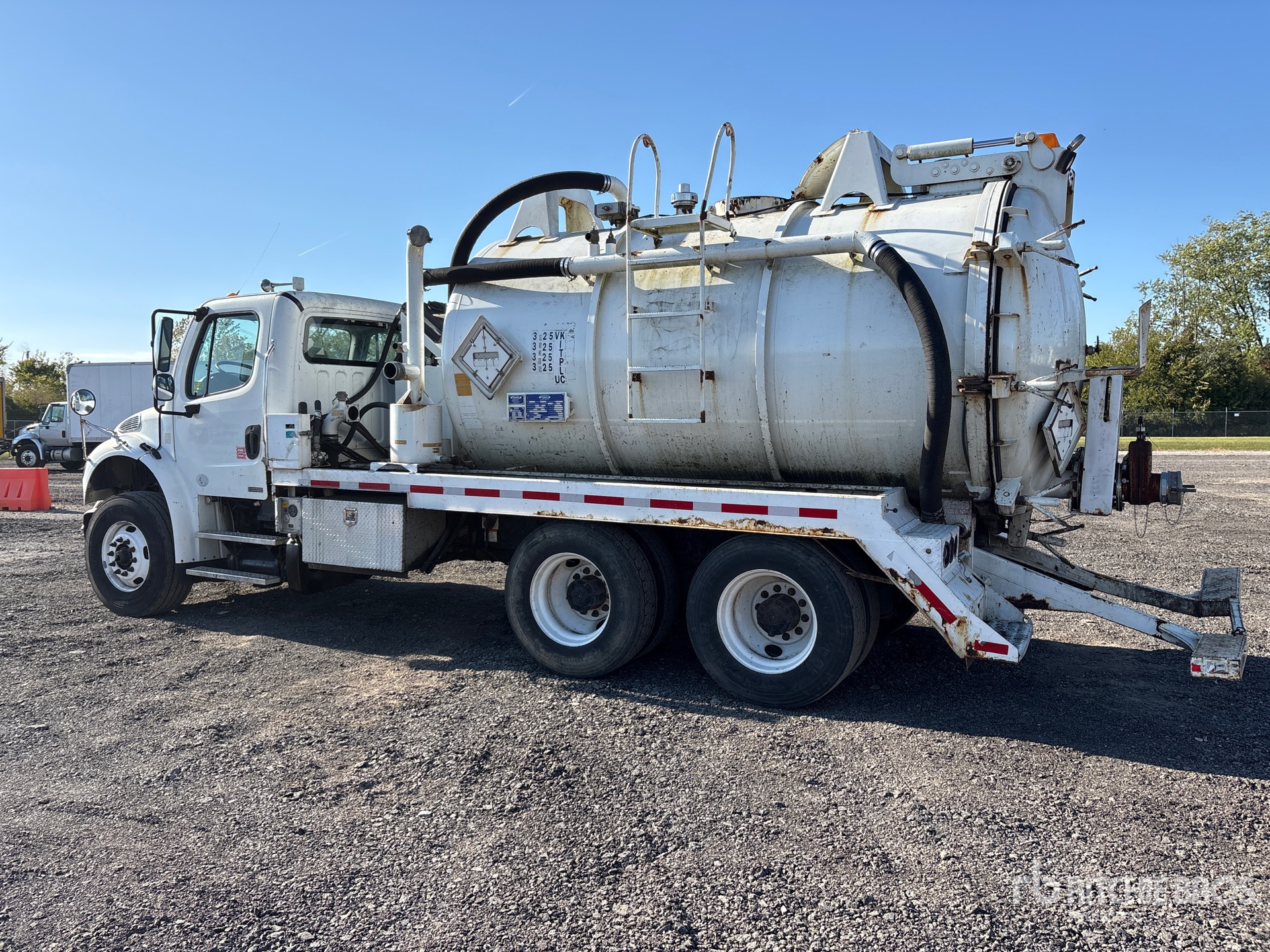 2012 Freightliner M2 106