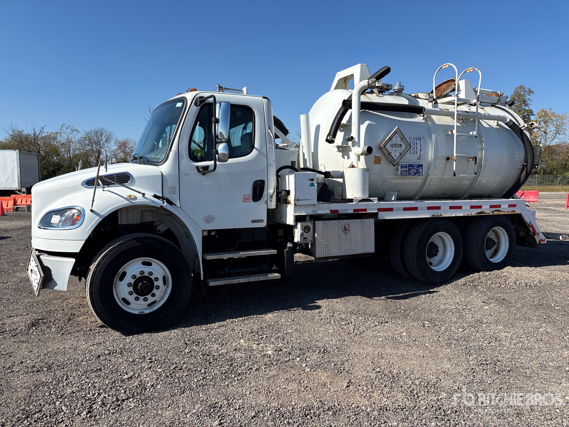 2012 Freightliner M2 106
