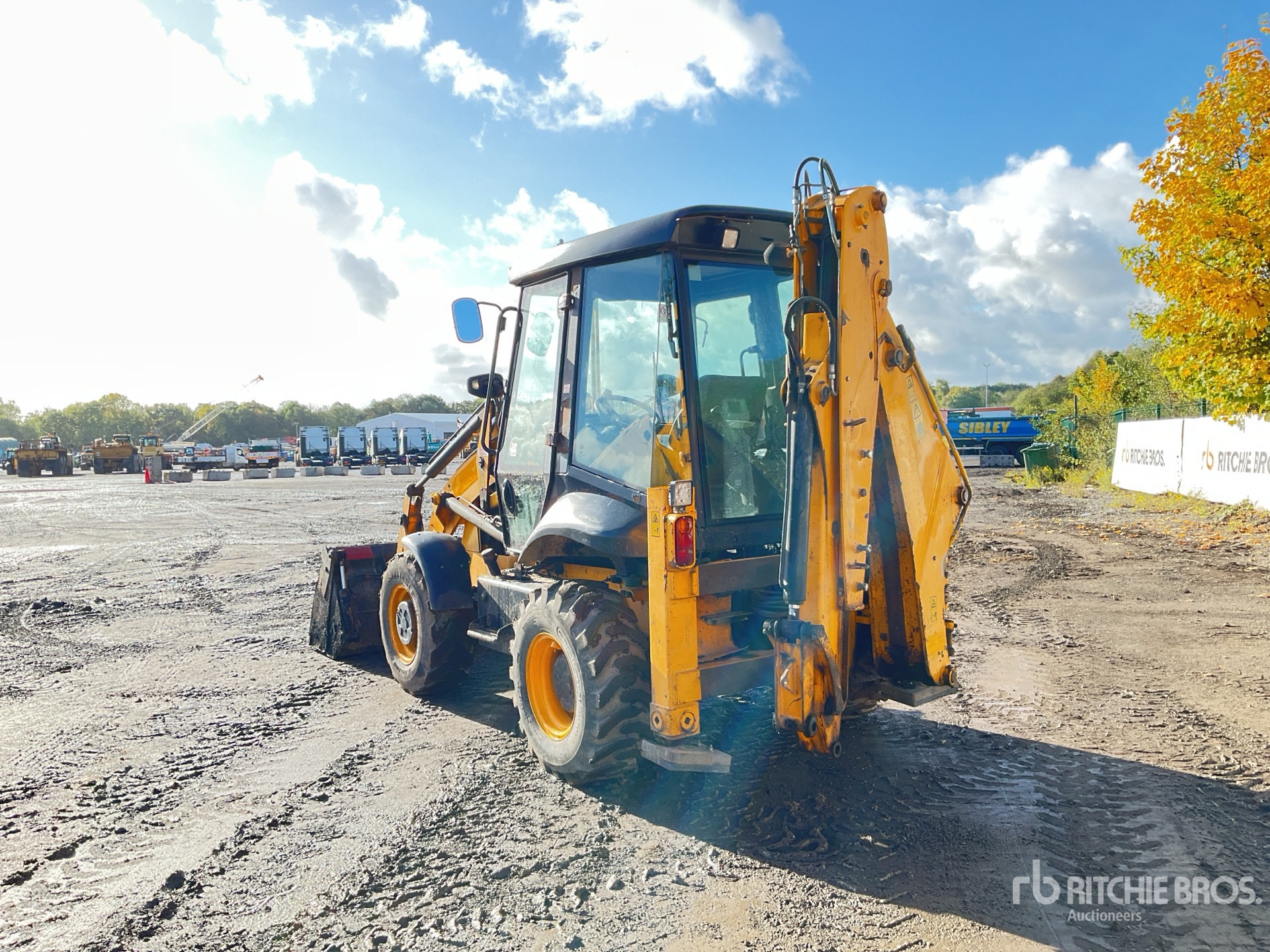 2014 JCB 2CX STREETMASTE