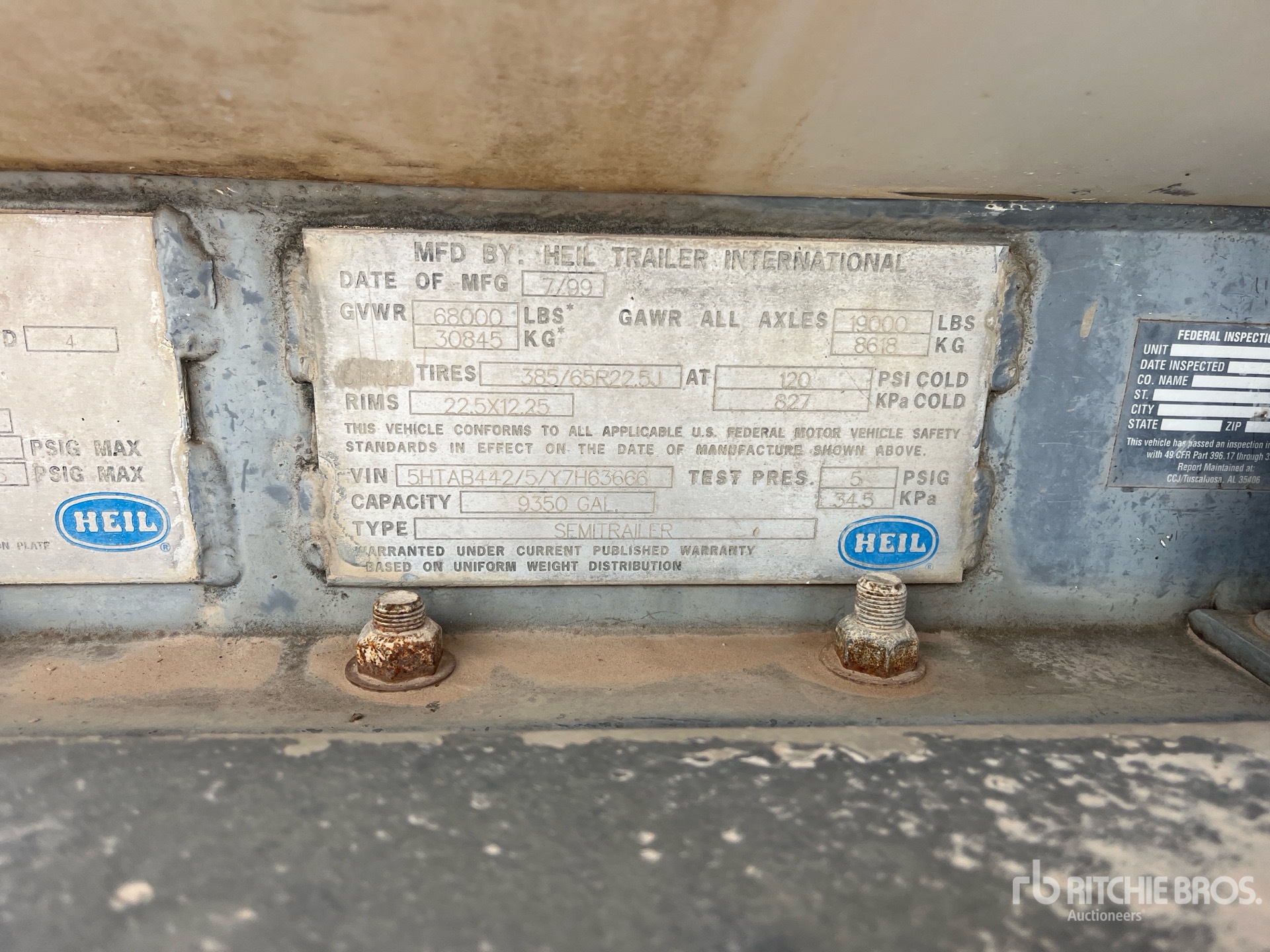 2000 Heil 9350 gal T/A