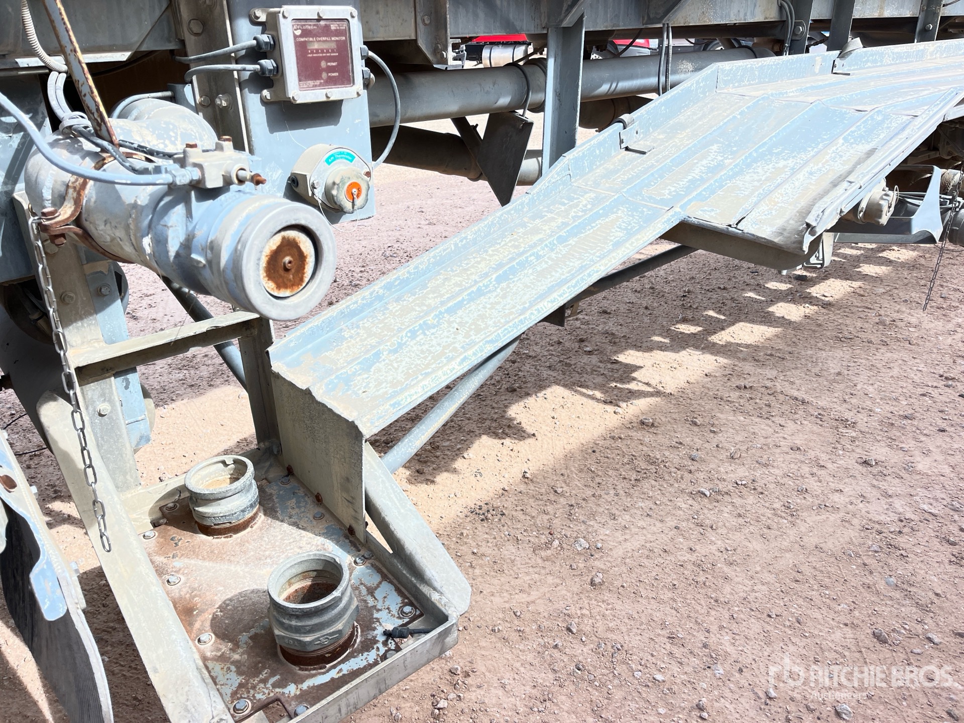 2000 Heil 9350 gal T/A