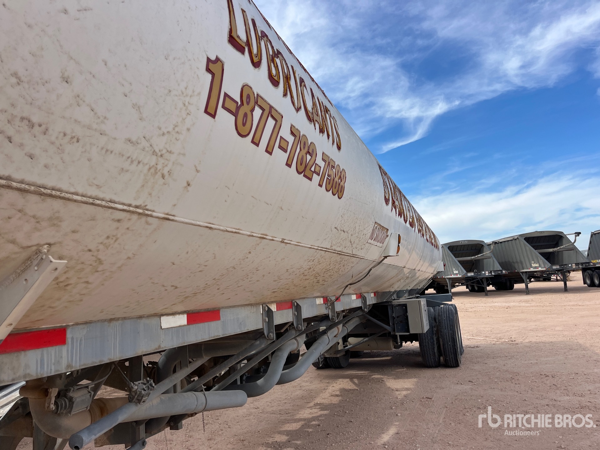 2000 Heil 9350 gal T/A