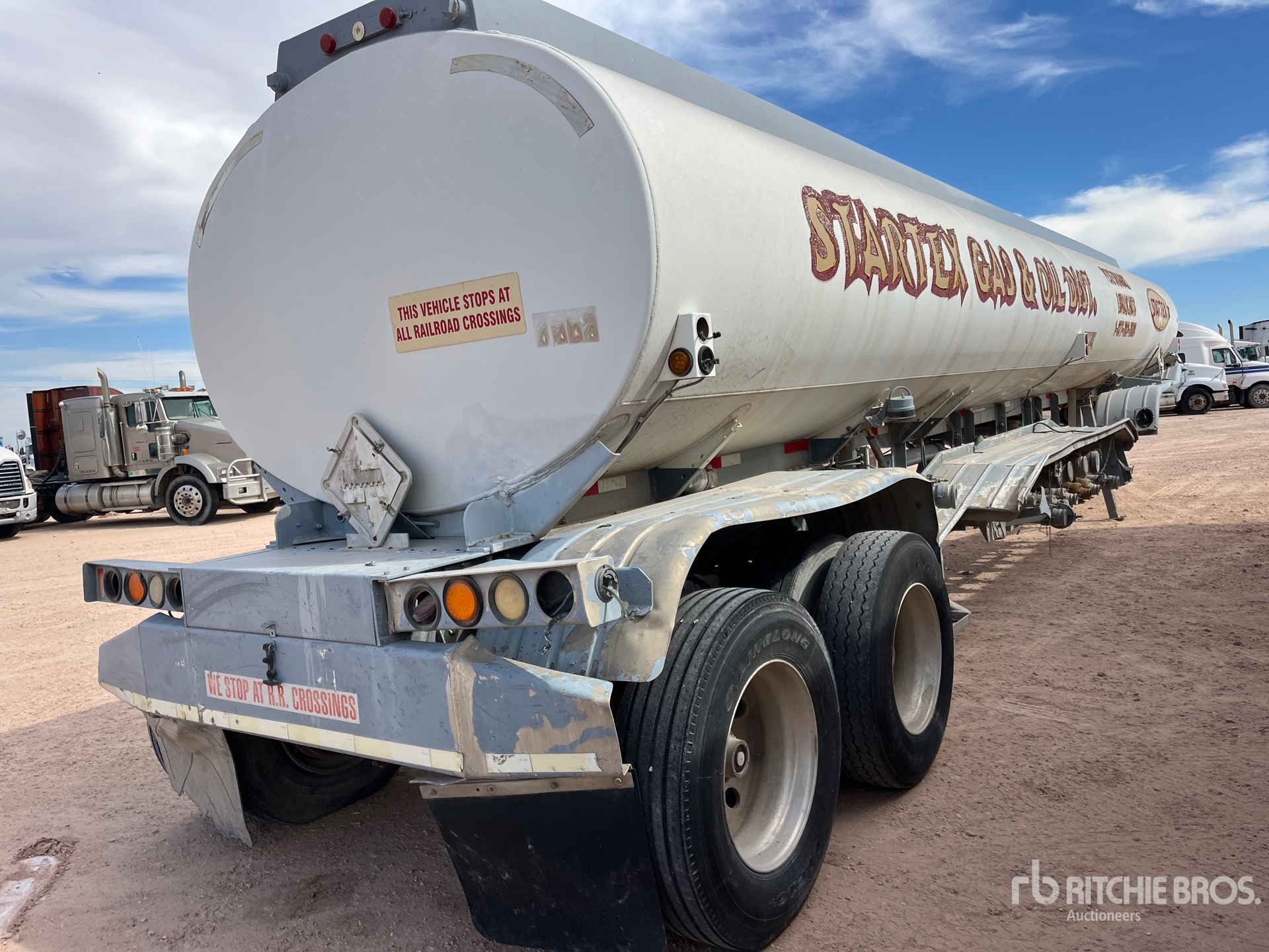 2000 Heil 9350 gal T/A