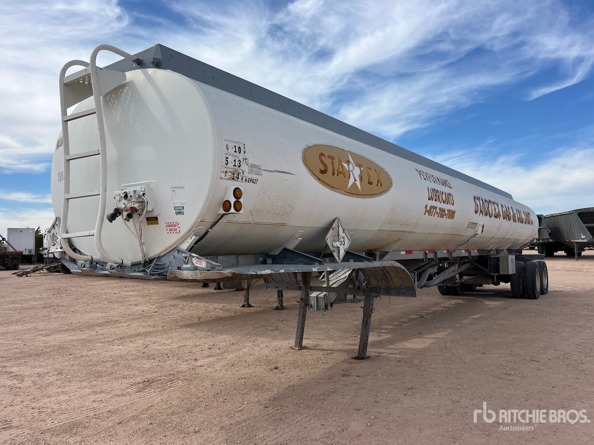 2000 Heil 9350 gal T/A