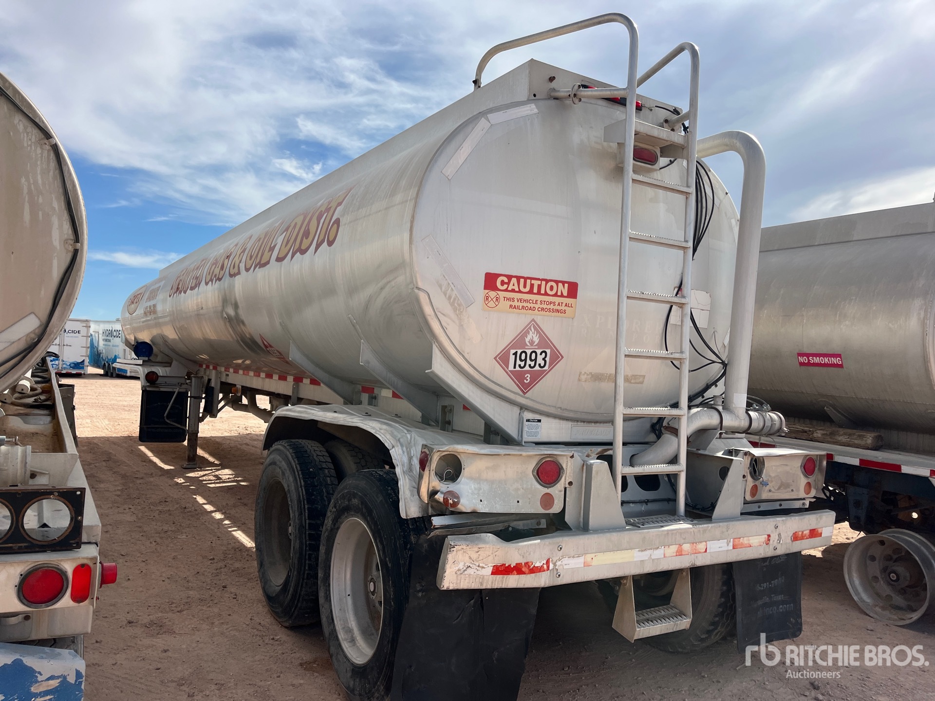 1999 Fruehauf 6550 gal T/A
